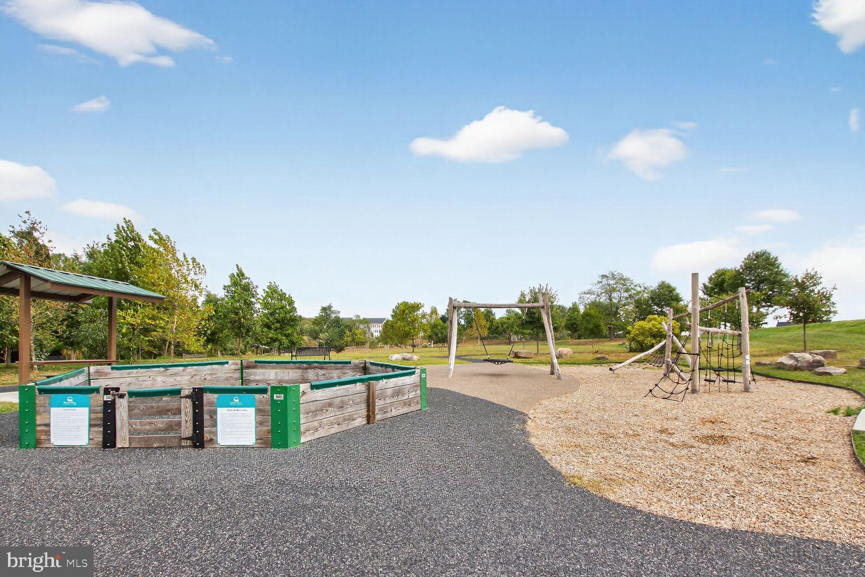 QUINCE ORCHARD PARK - Residential