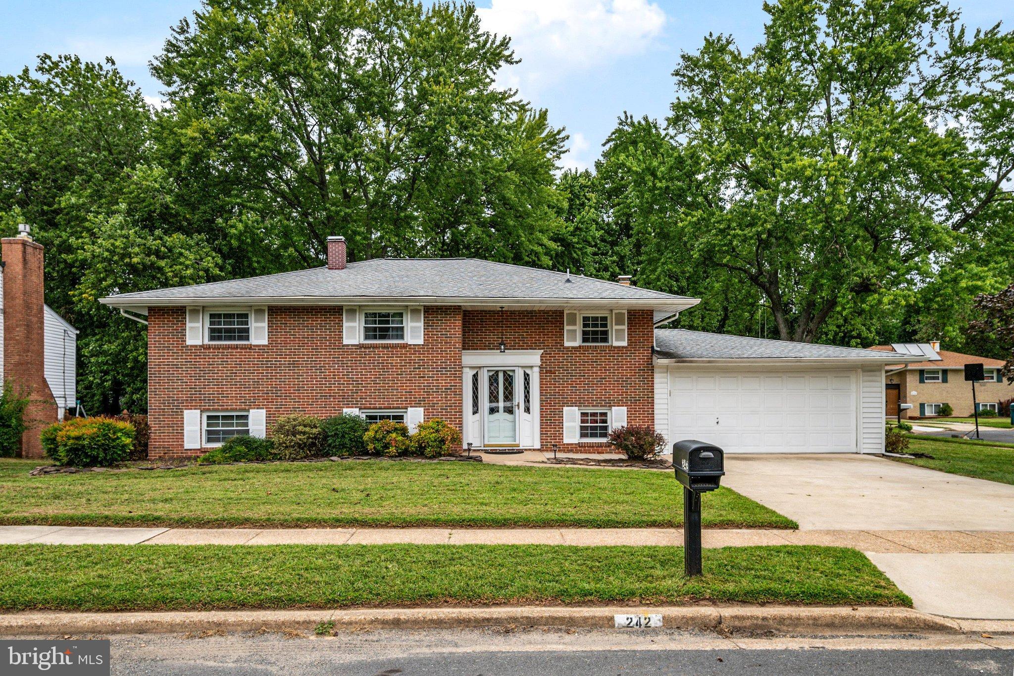242 CROSS CREEK DRIVE