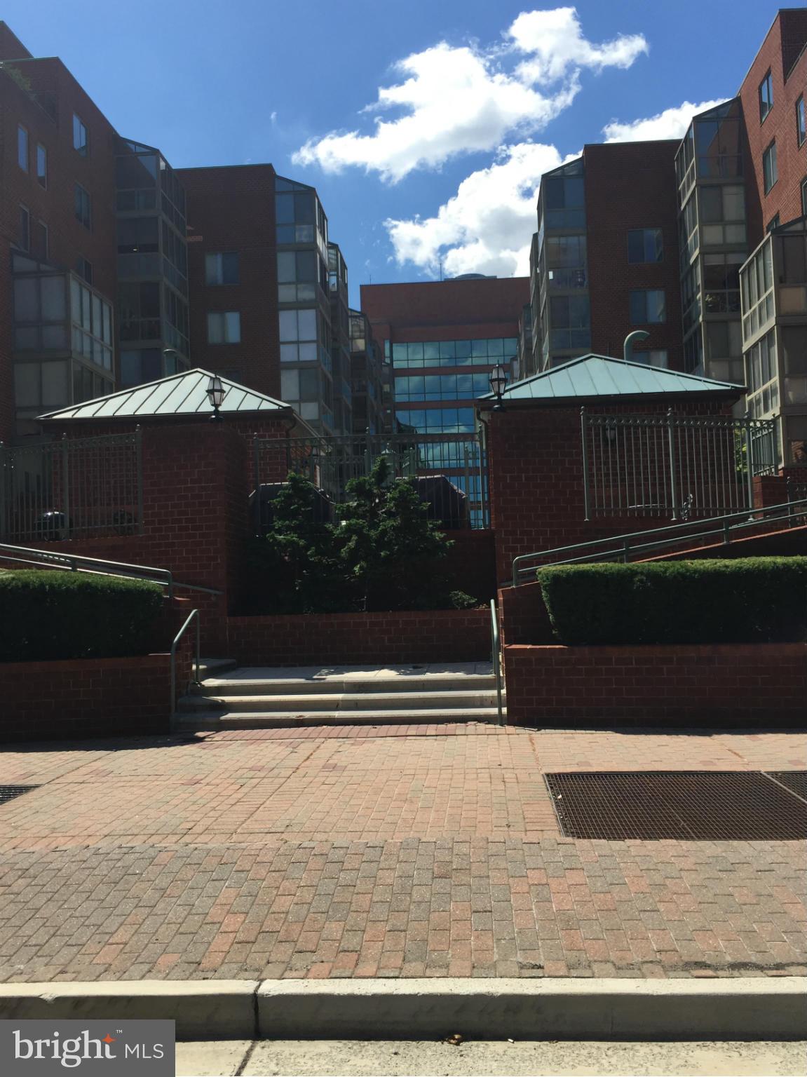 WINDSOR PLAZA - Residential Lease