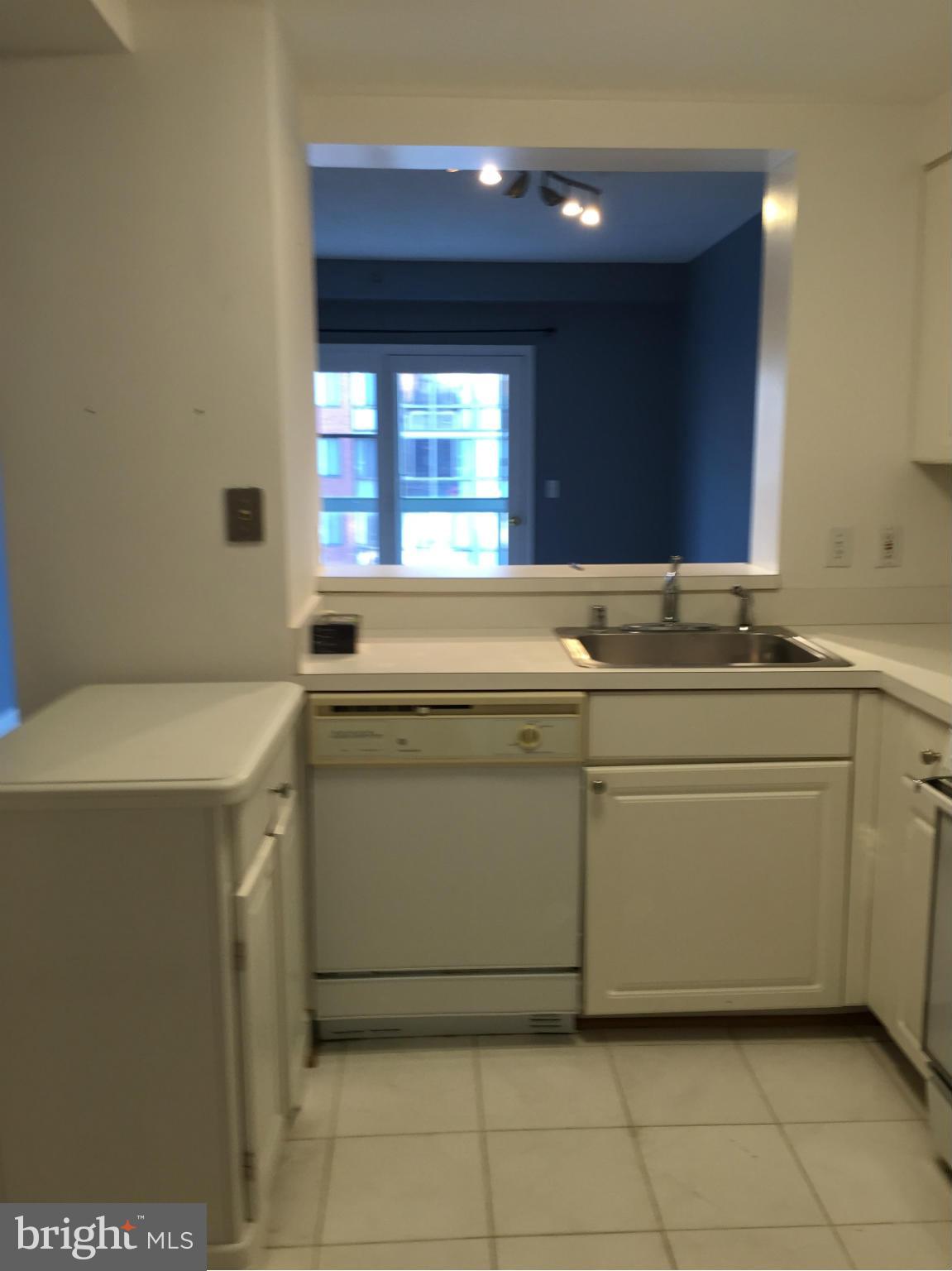 WINDSOR PLAZA - Residential Lease