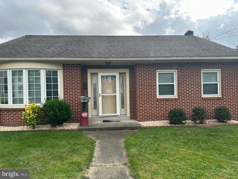 Photo of 424 E High Street, Elizabethtown, PA 17022 (MLS # PALA2041954)