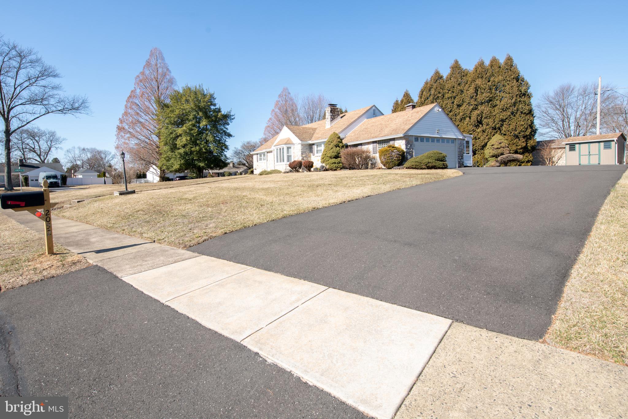 HUNTINGDON VALLEY - Residential