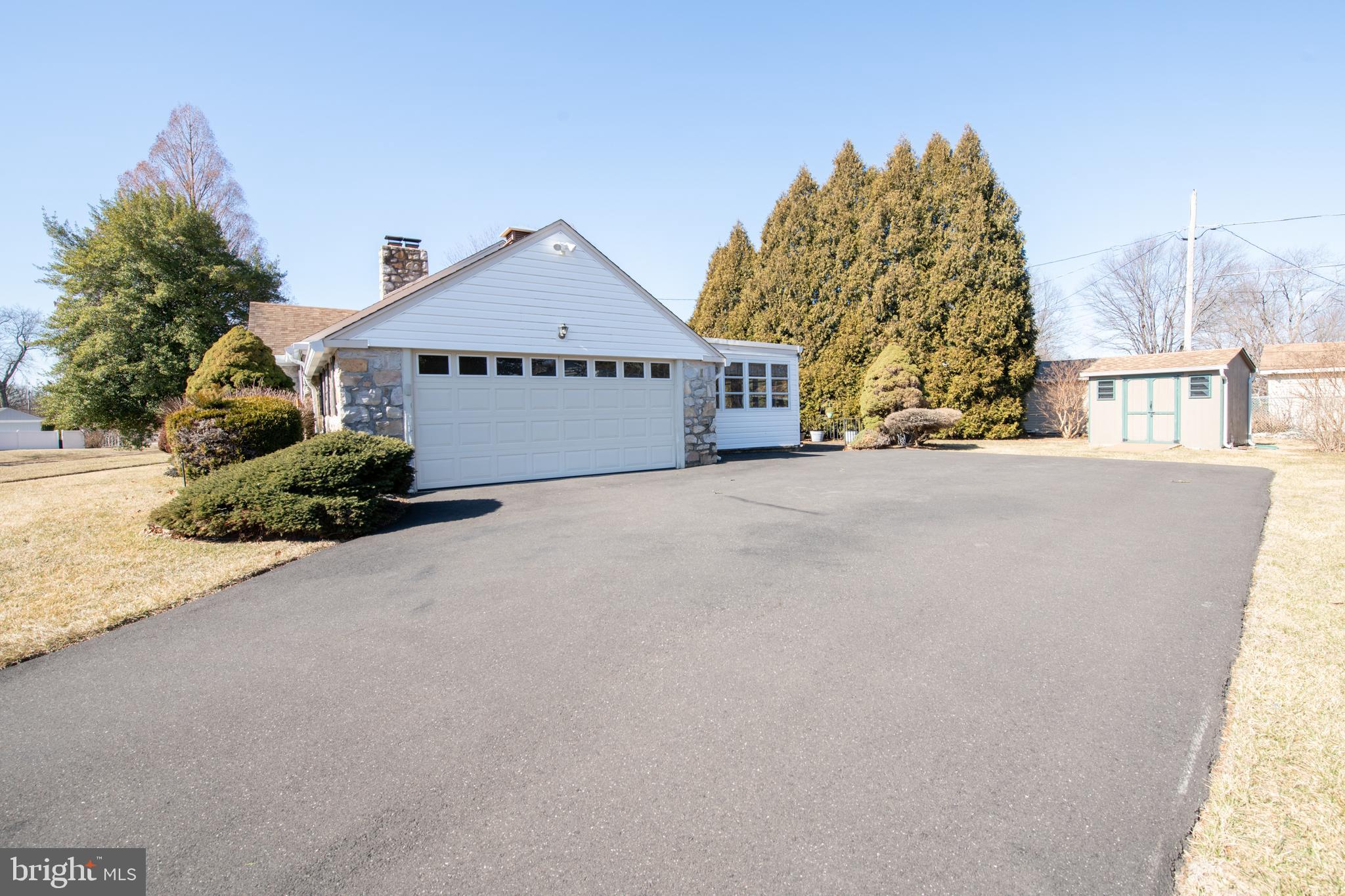HUNTINGDON VALLEY - Residential