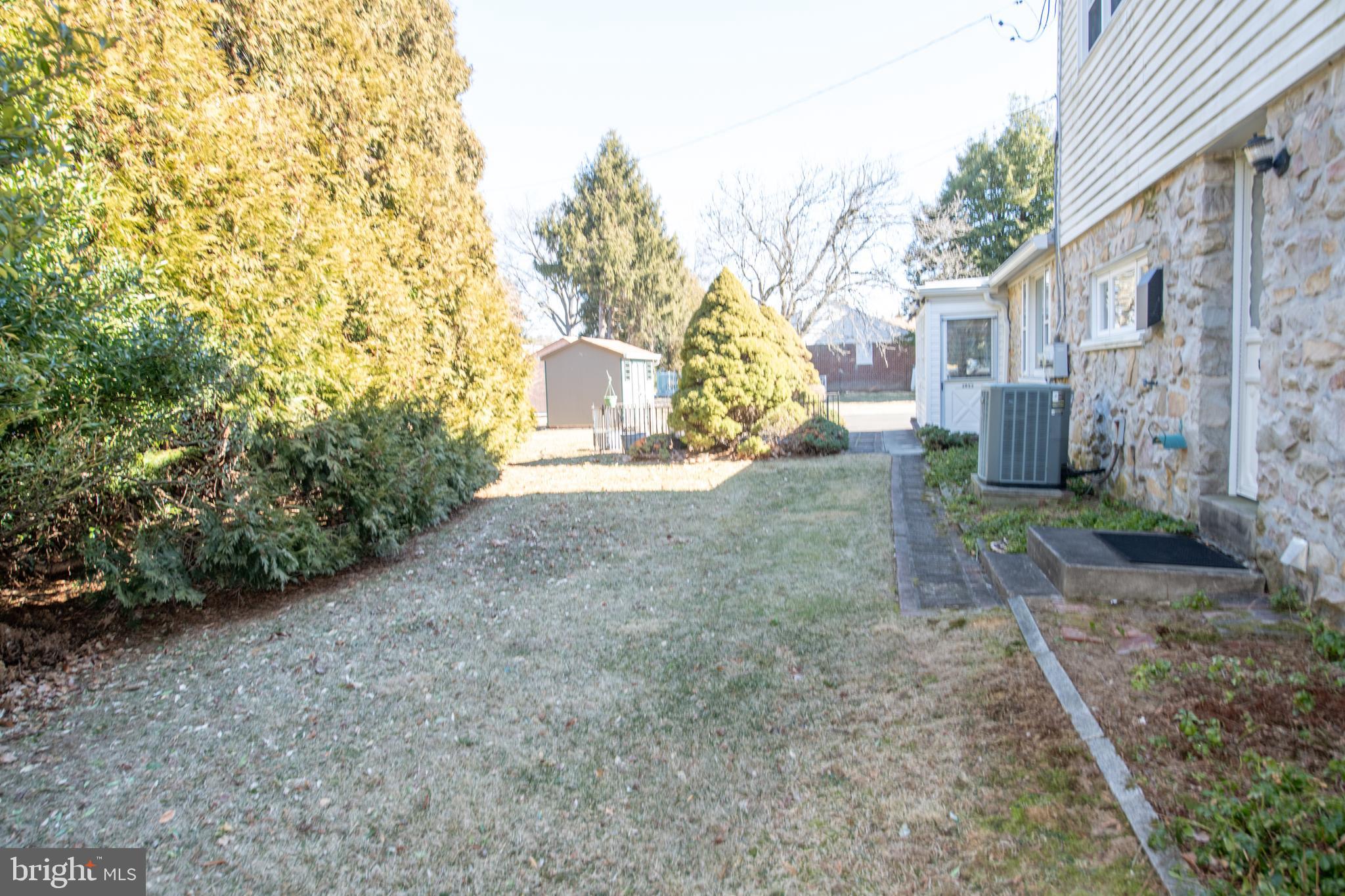 HUNTINGDON VALLEY - Residential