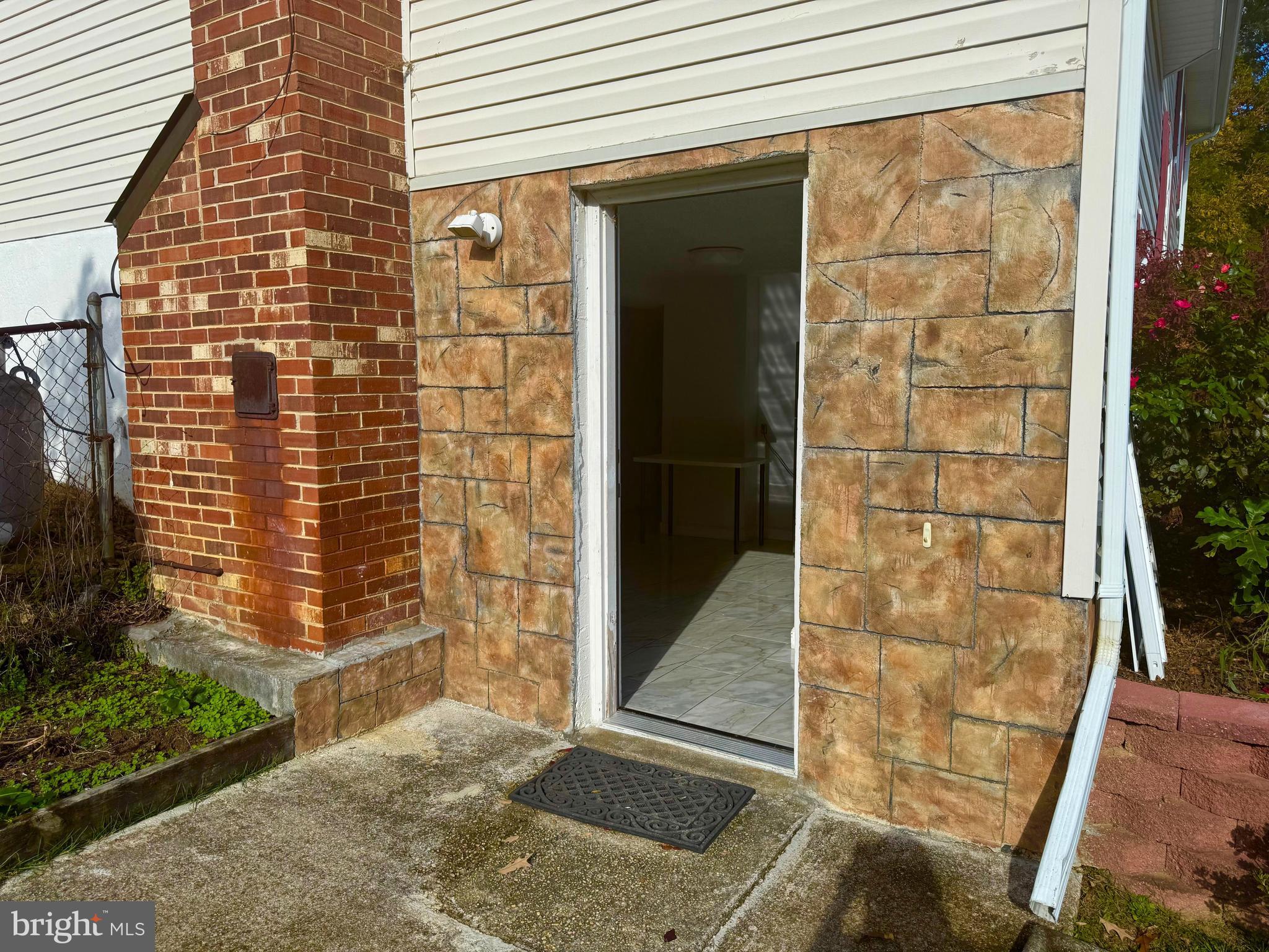 DALE CITY - Residential Lease