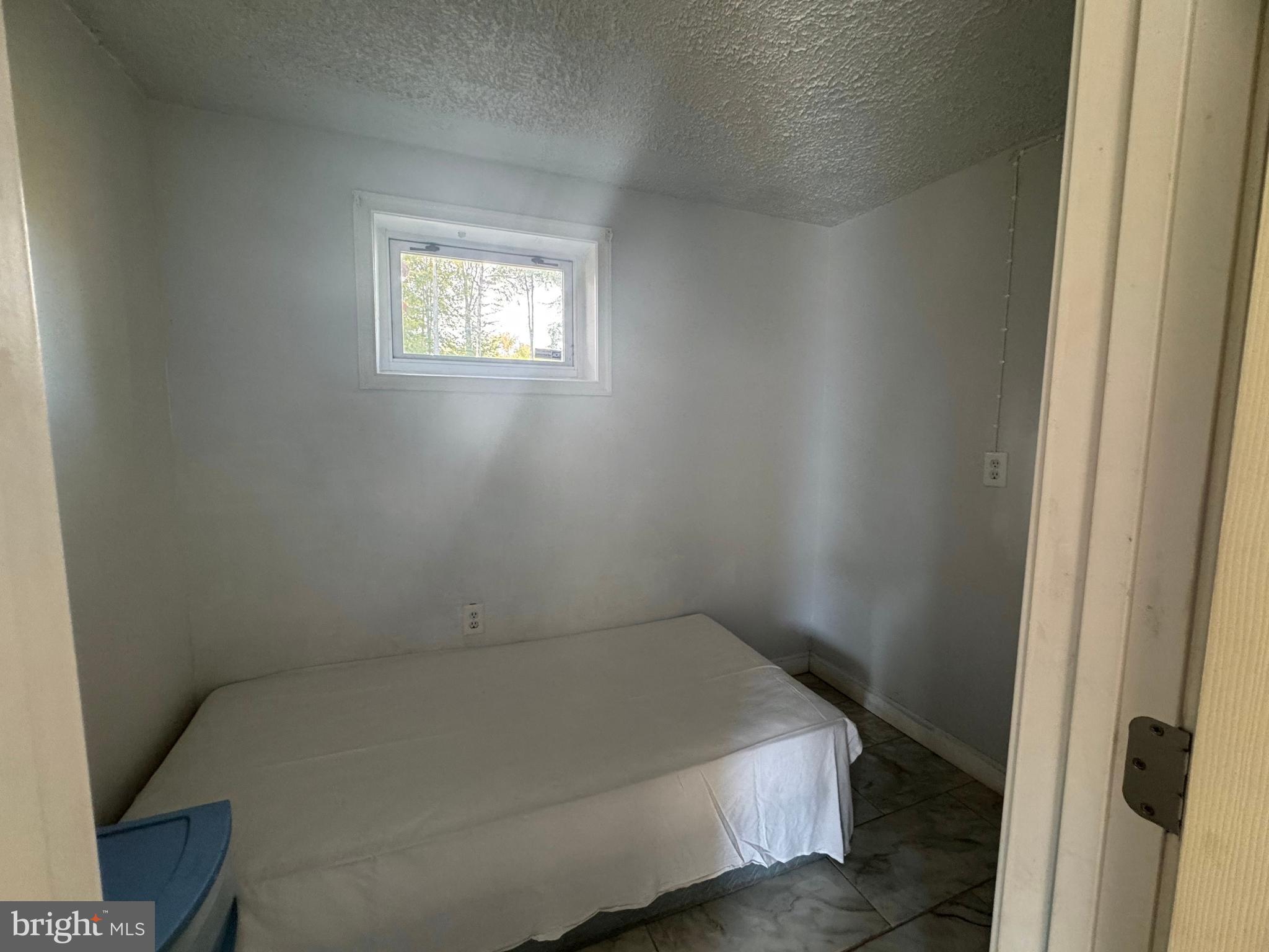 DALE CITY - Residential Lease