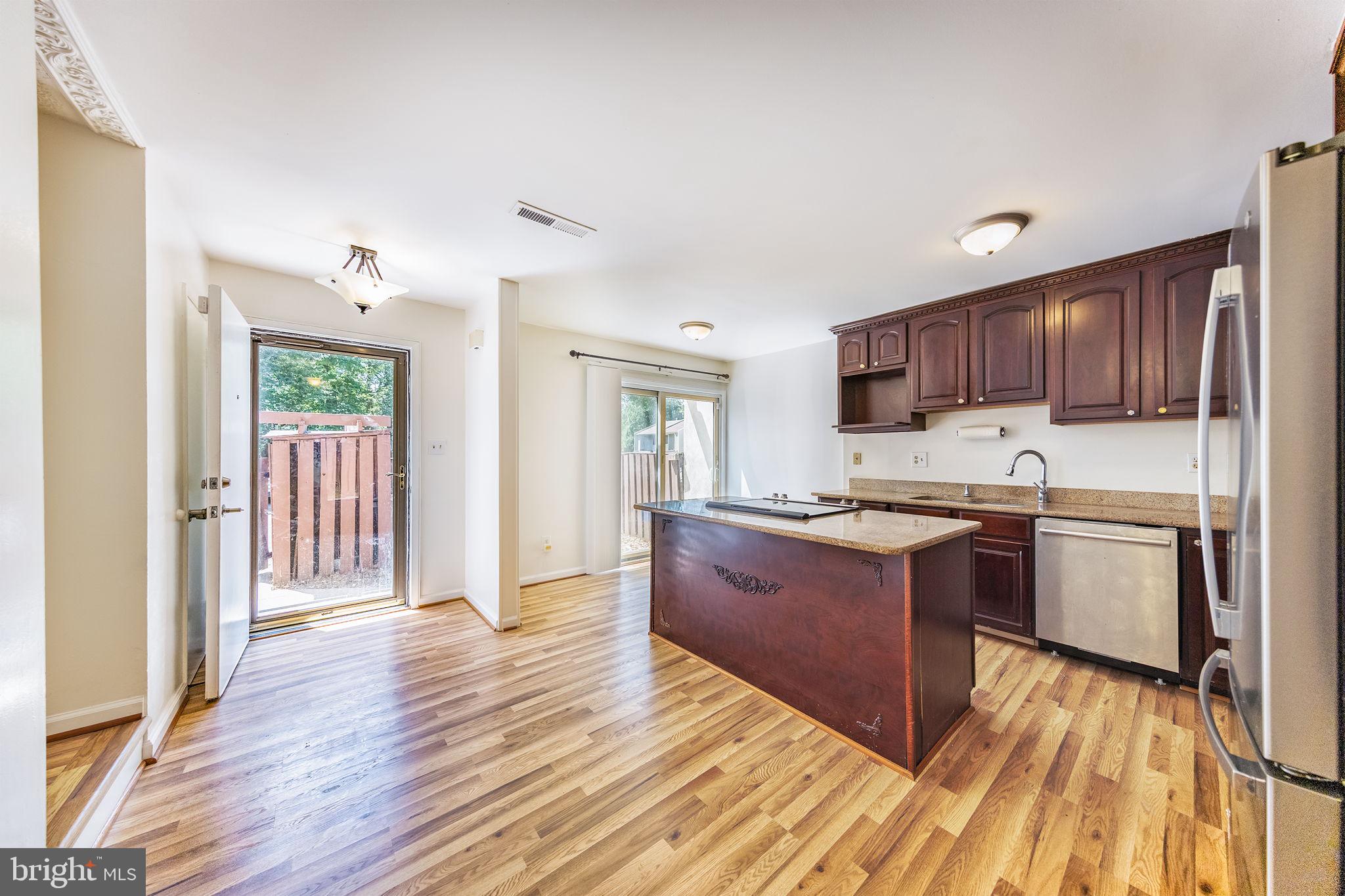 RESTON - Residential Lease