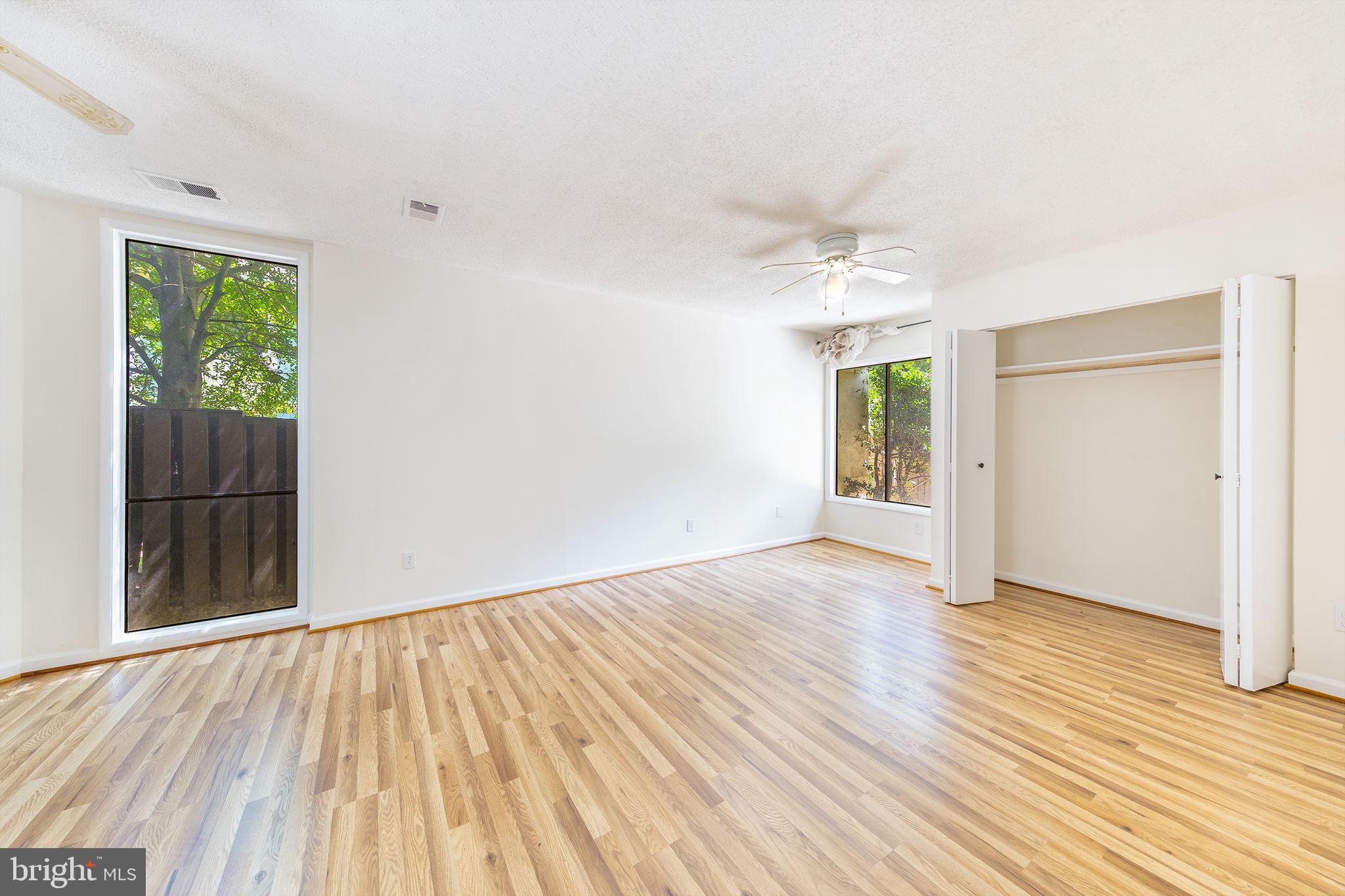 RESTON - Residential Lease