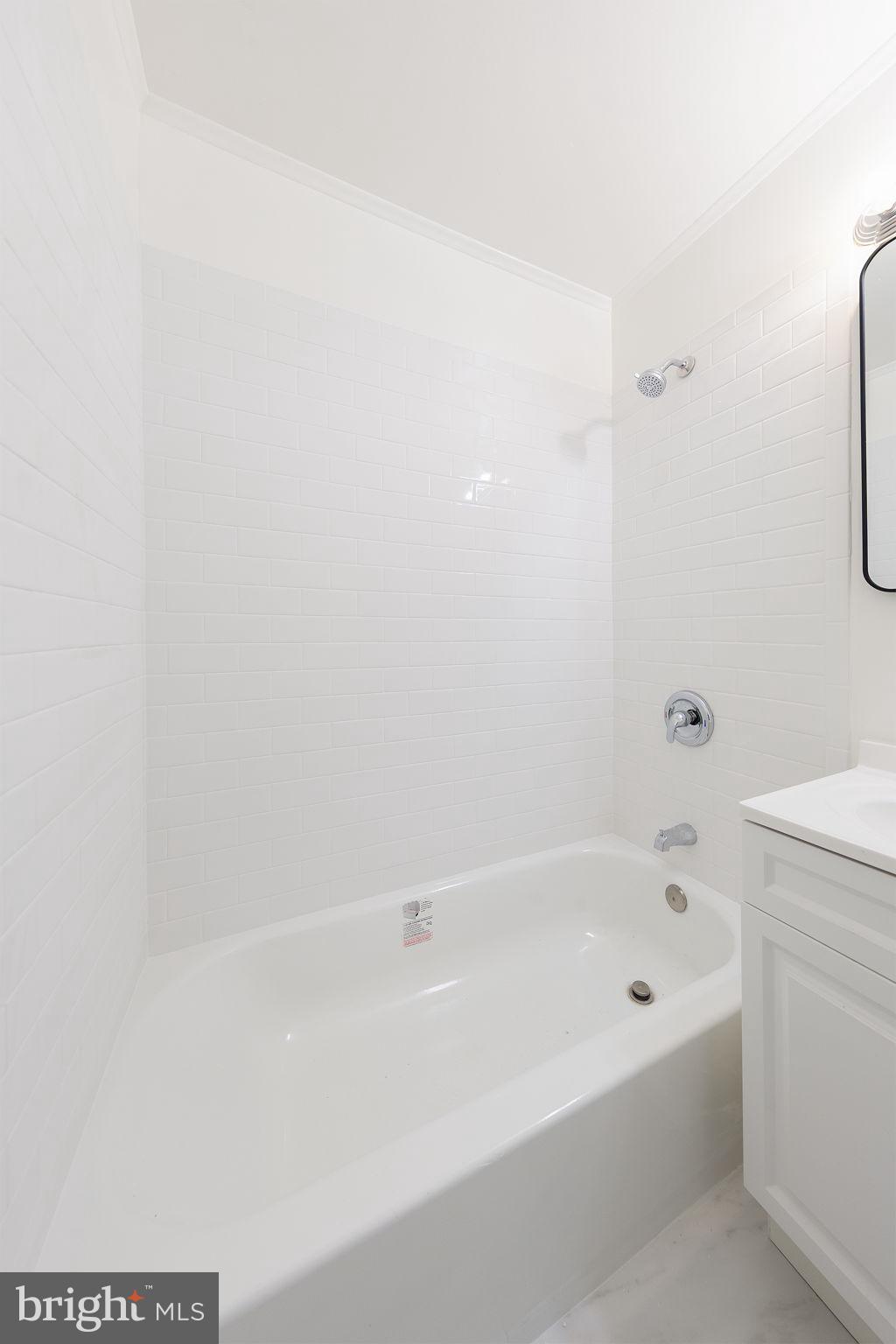 RESTON - Residential Lease