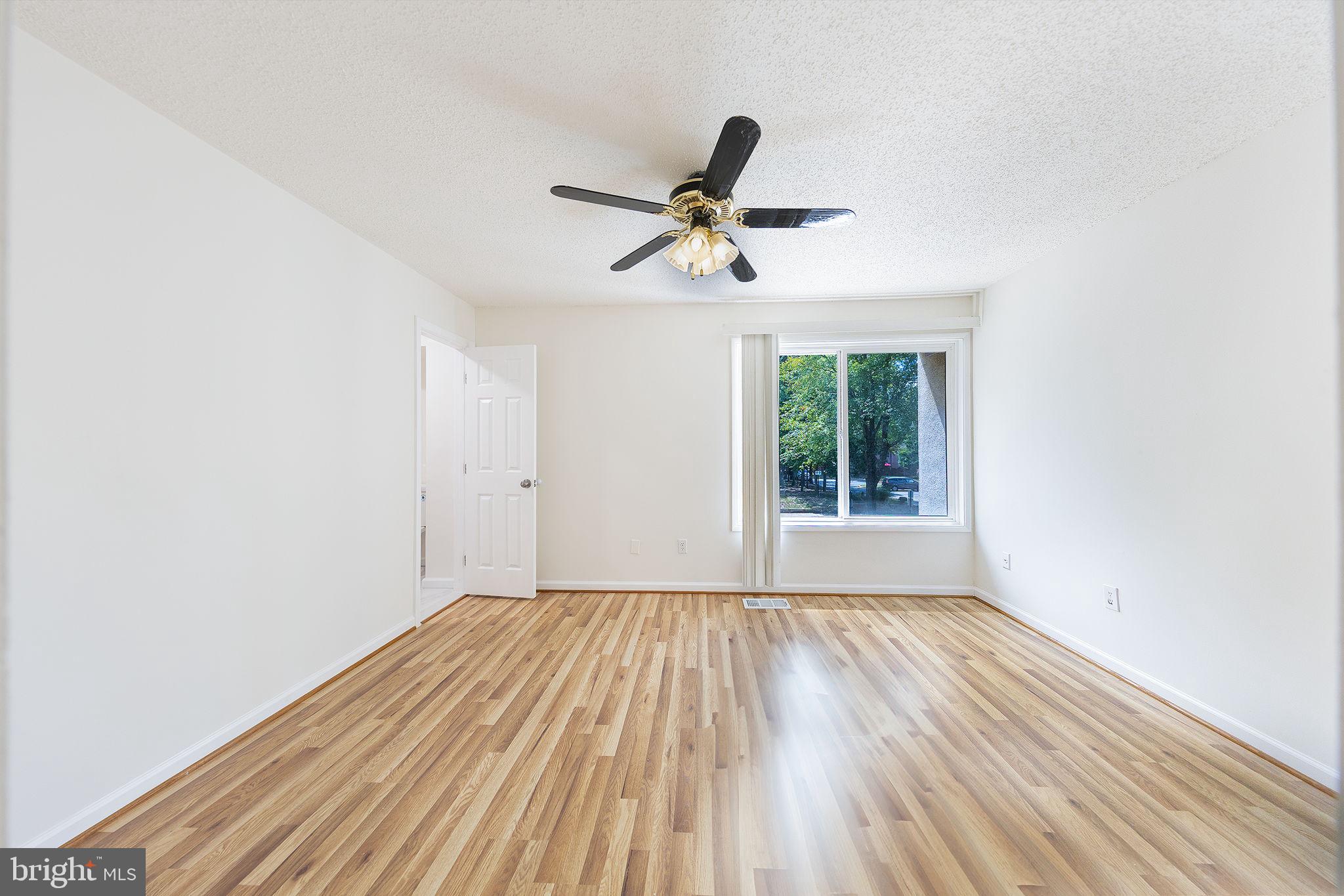 RESTON - Residential Lease