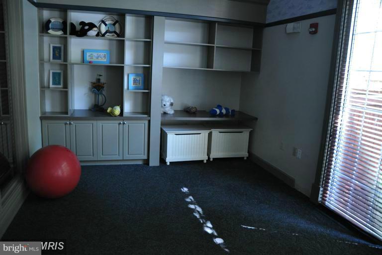 HIGH VIEW AT HUNT VALLEY - Residential Lease