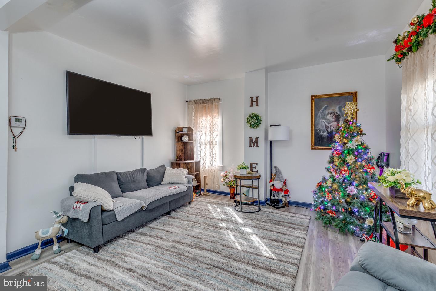 38 W CRESCENT BOULEVARD