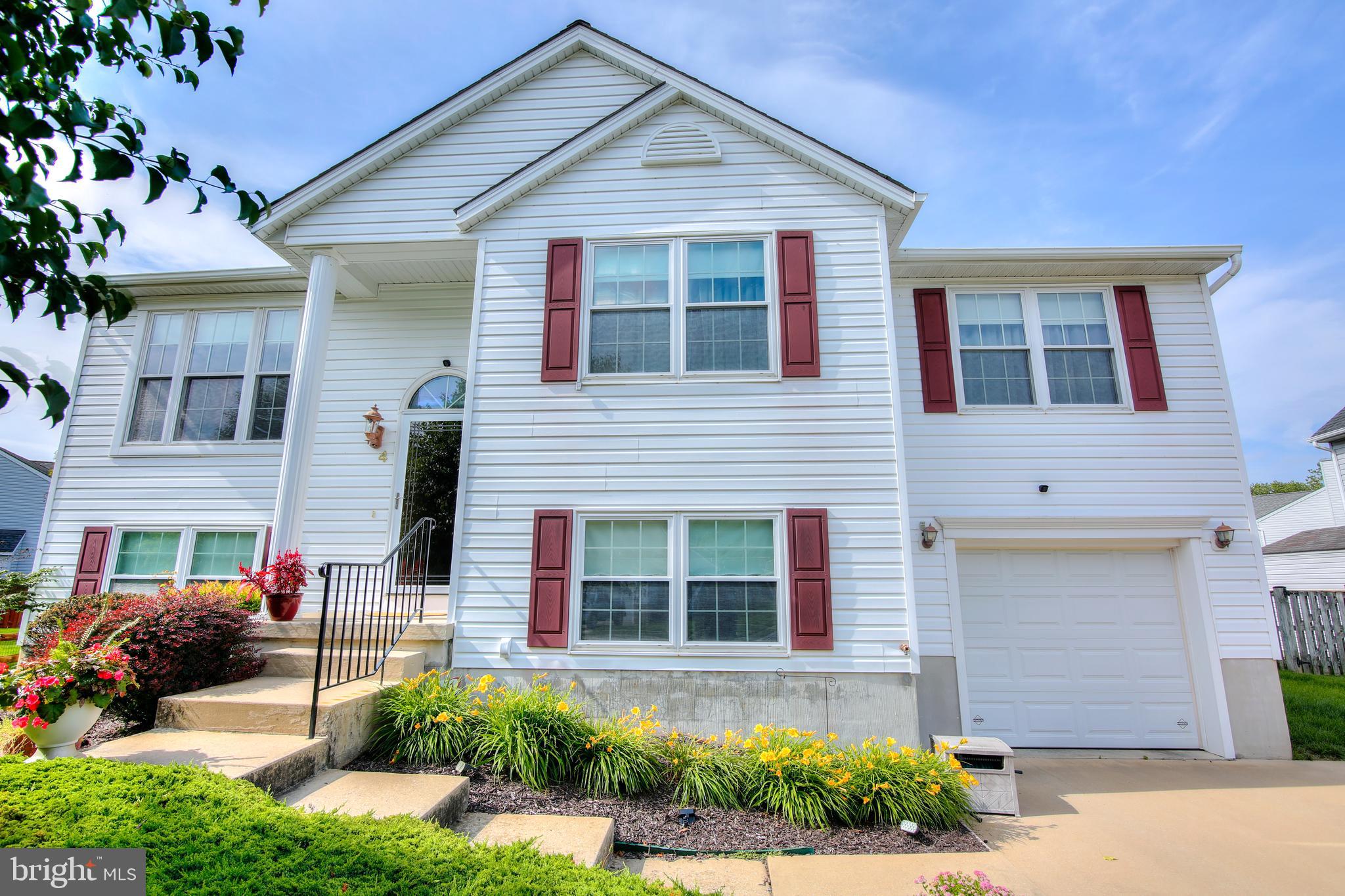 4 MAINMAST COURT