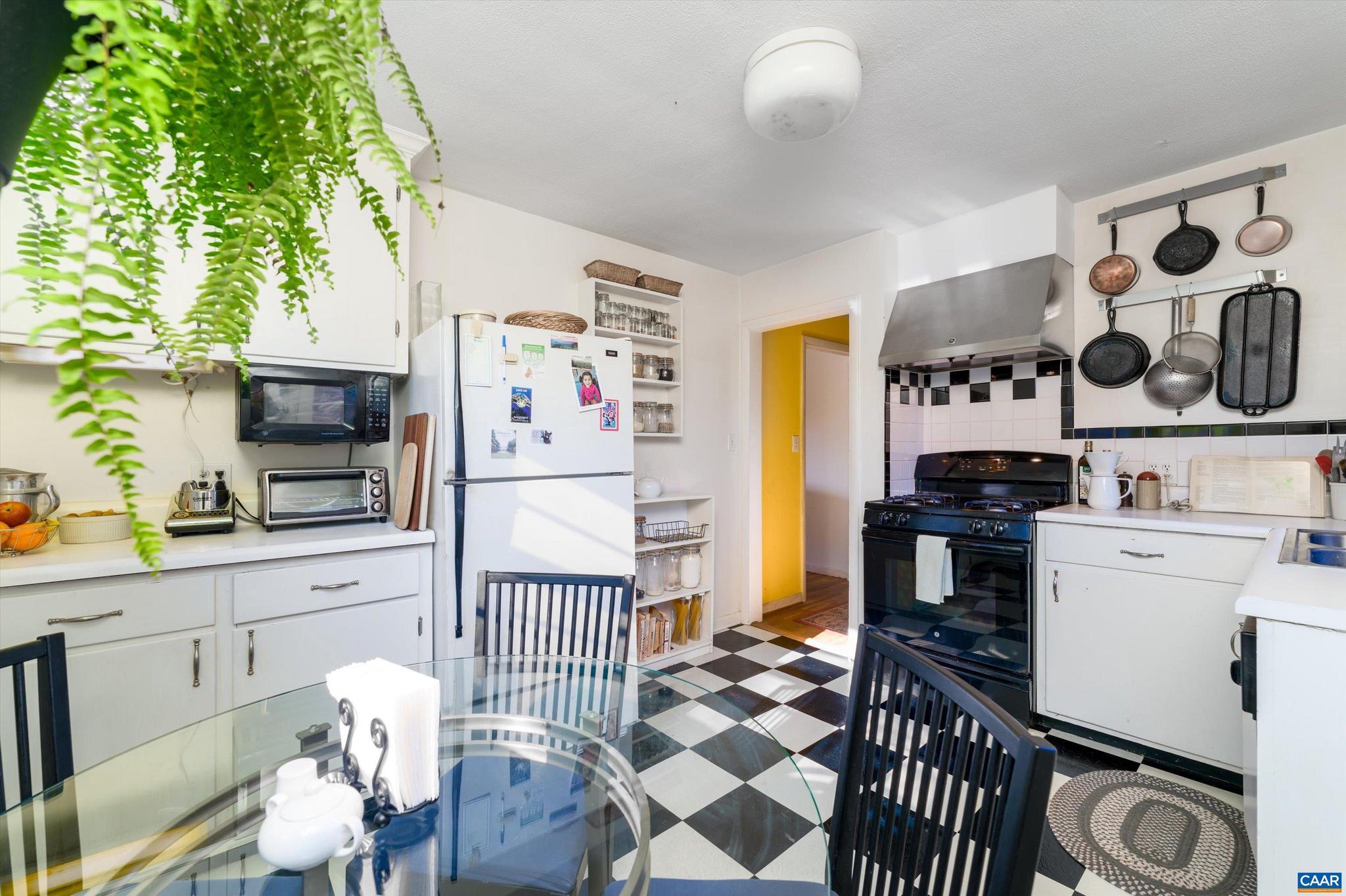 FOREST HILLS - Residential