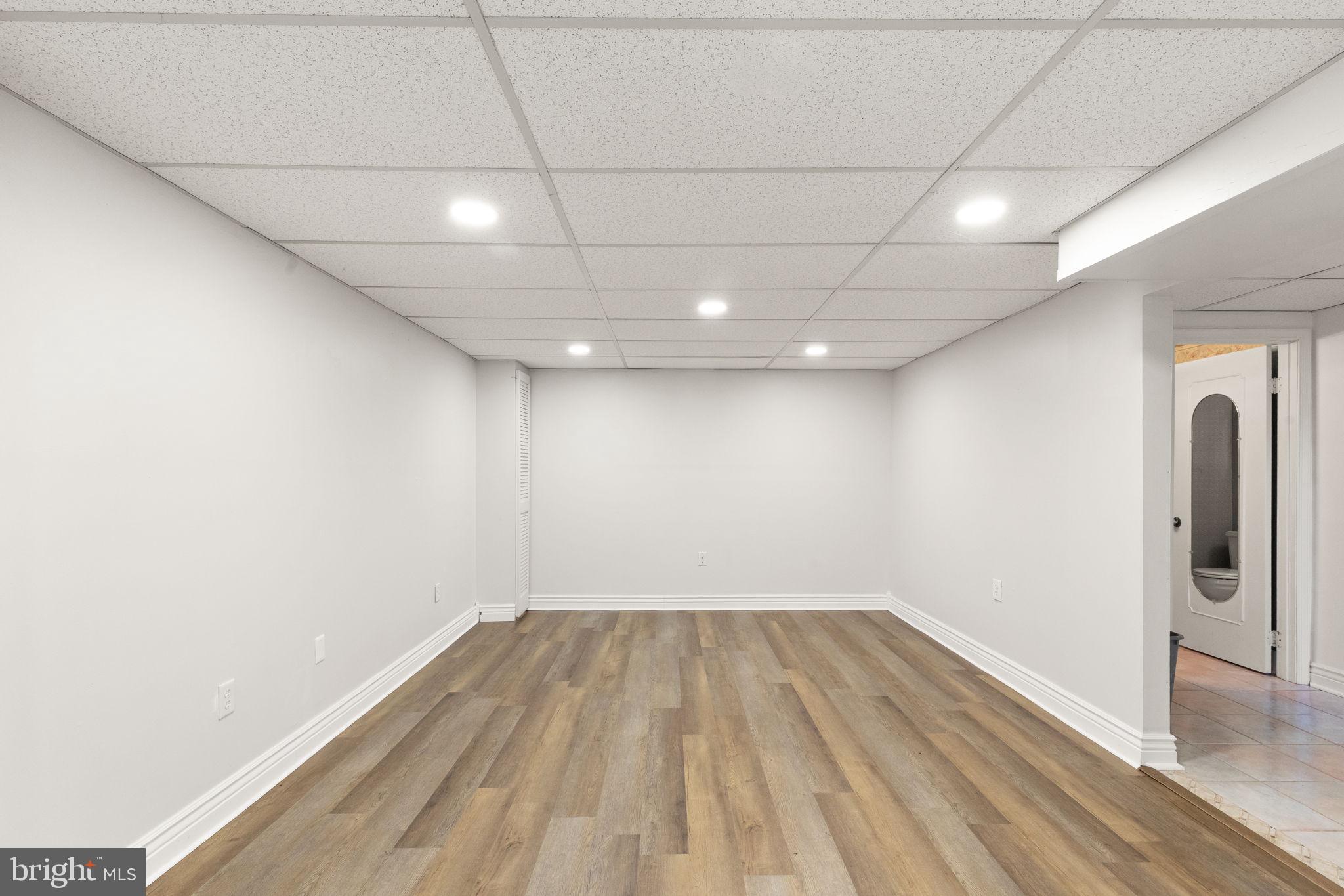 NORTH GATE HALL - Residential