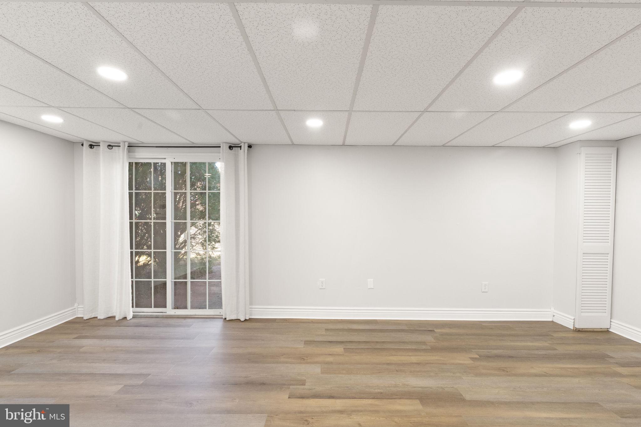 NORTH GATE HALL - Residential