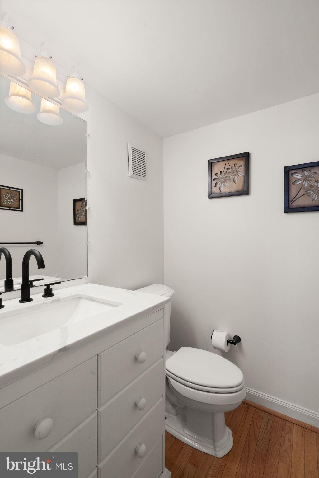 NORTH GATE HALL - Residential