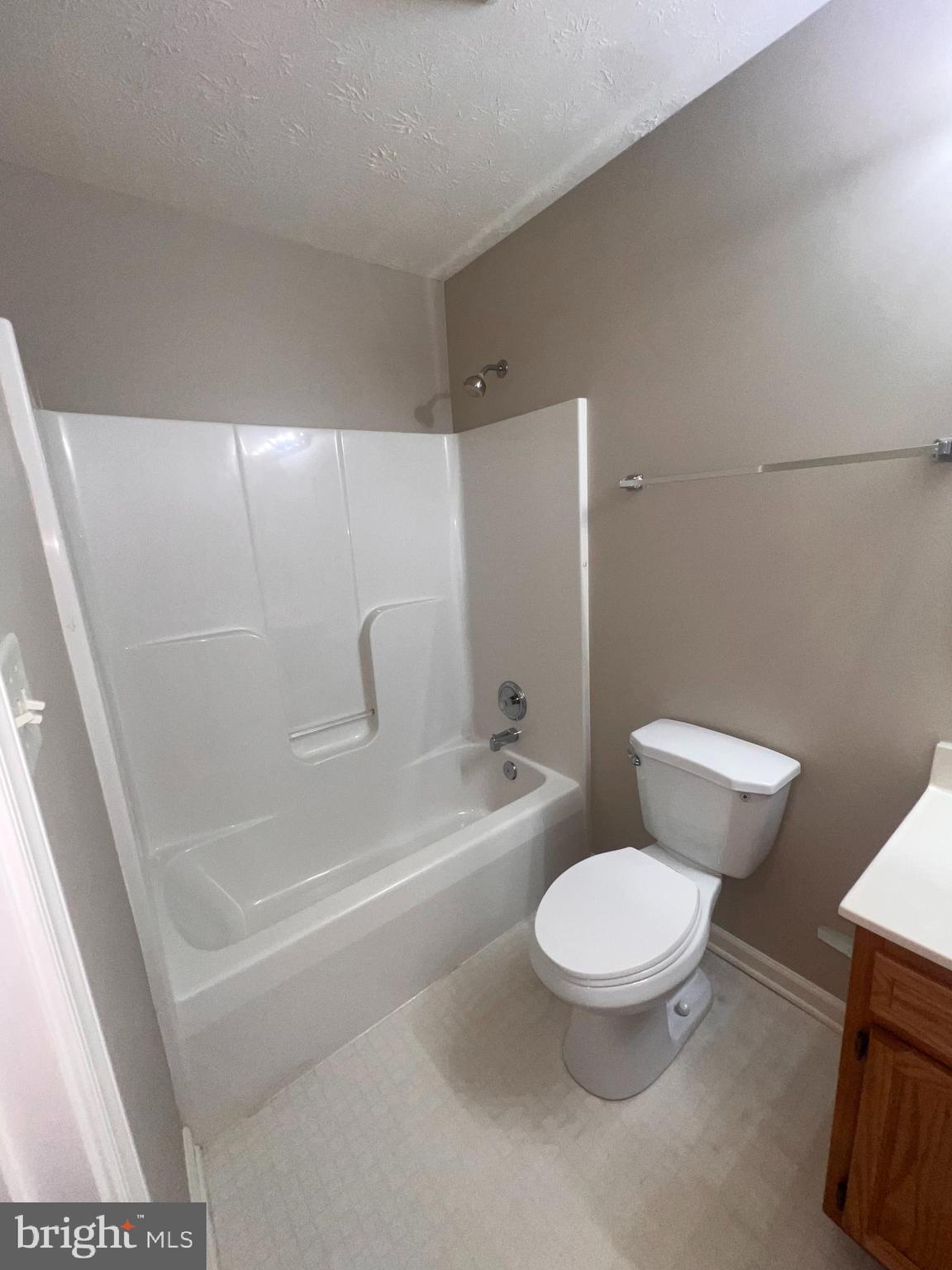 BRIAR RUN - Residential Lease