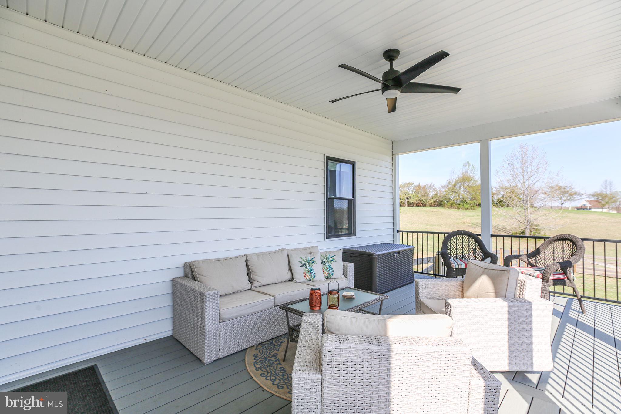 SECLUSION SHORES - Residential