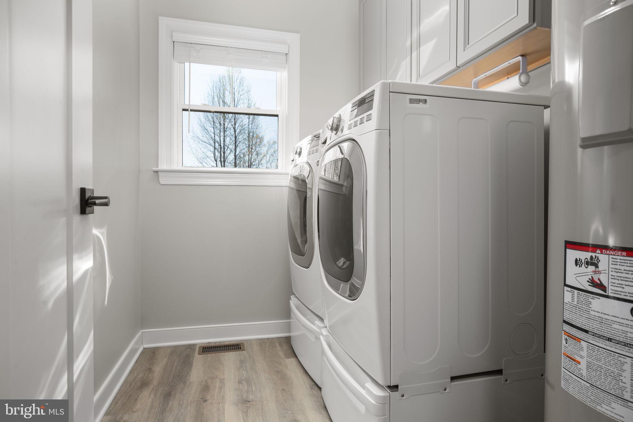 SECLUSION SHORES - Residential