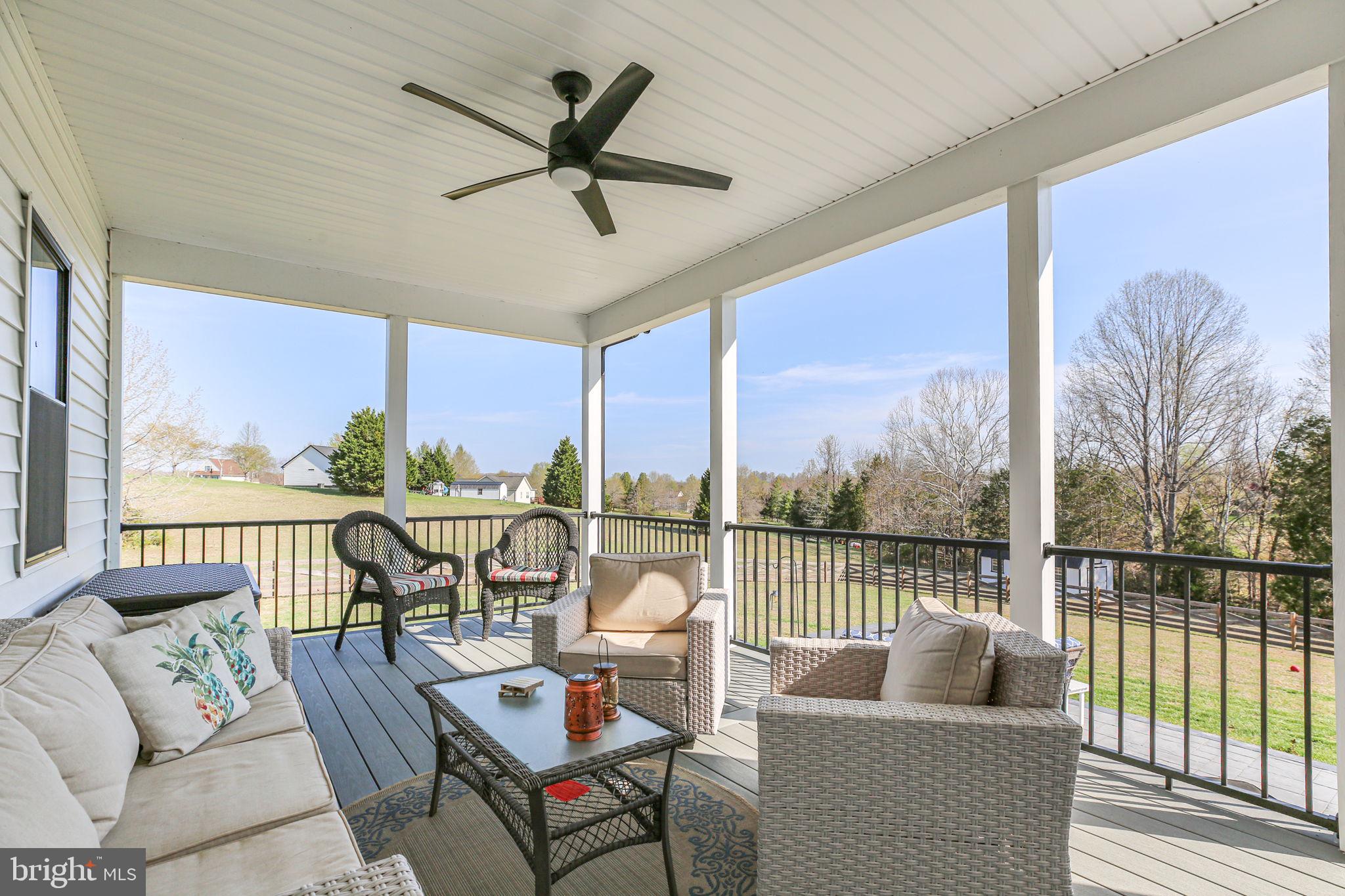 SECLUSION SHORES - Residential