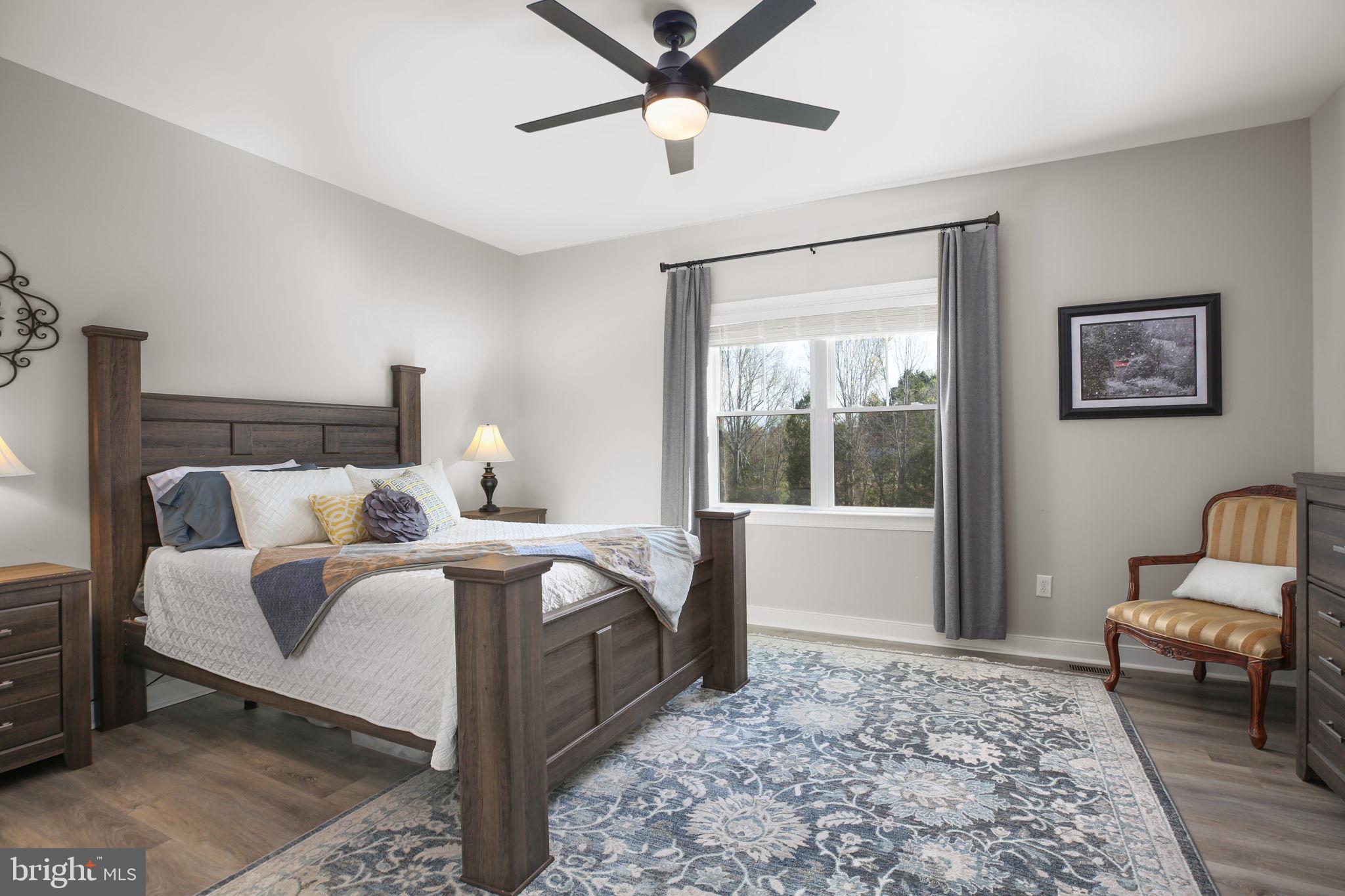 SECLUSION SHORES - Residential