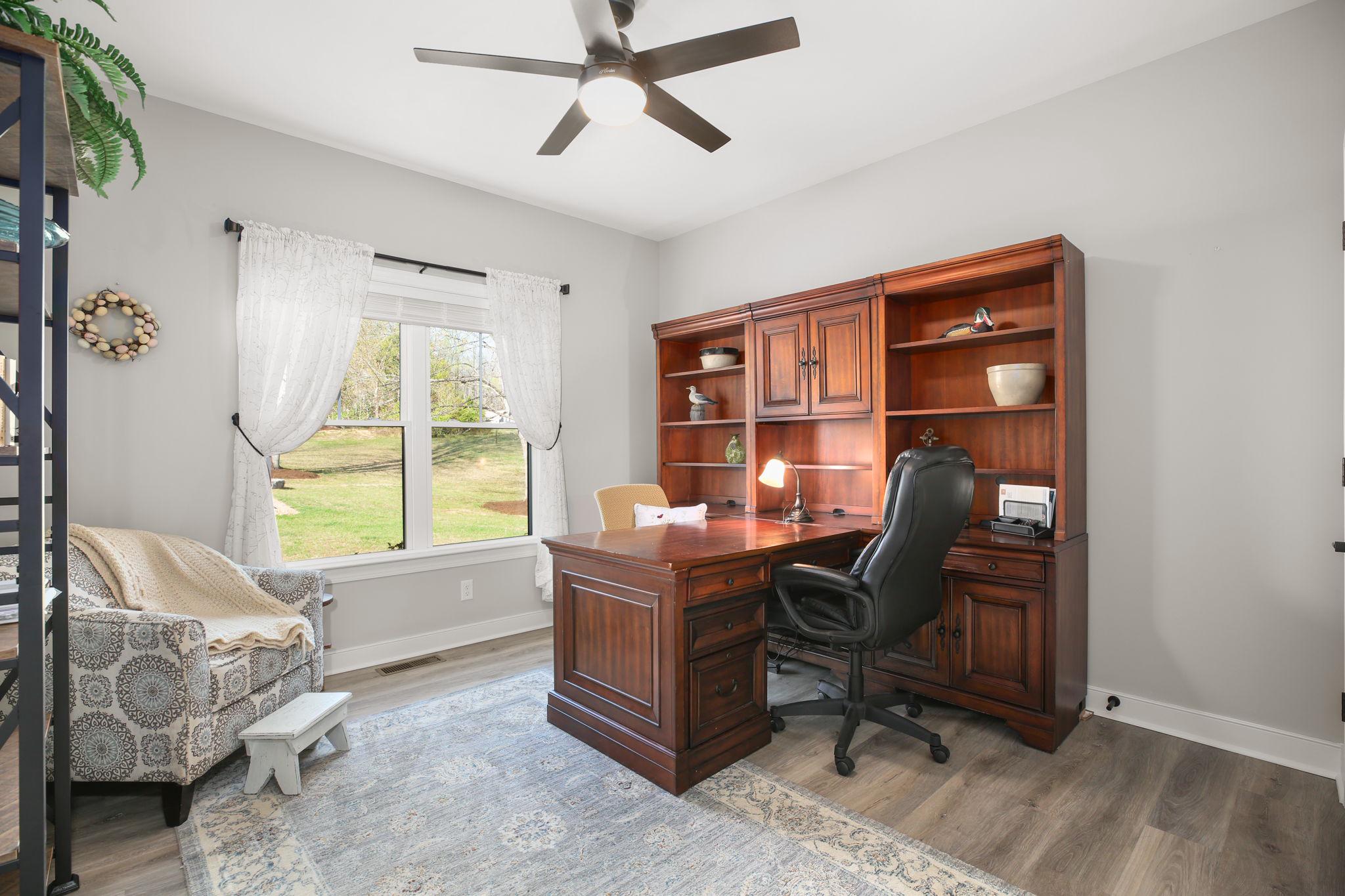 SECLUSION SHORES - Residential