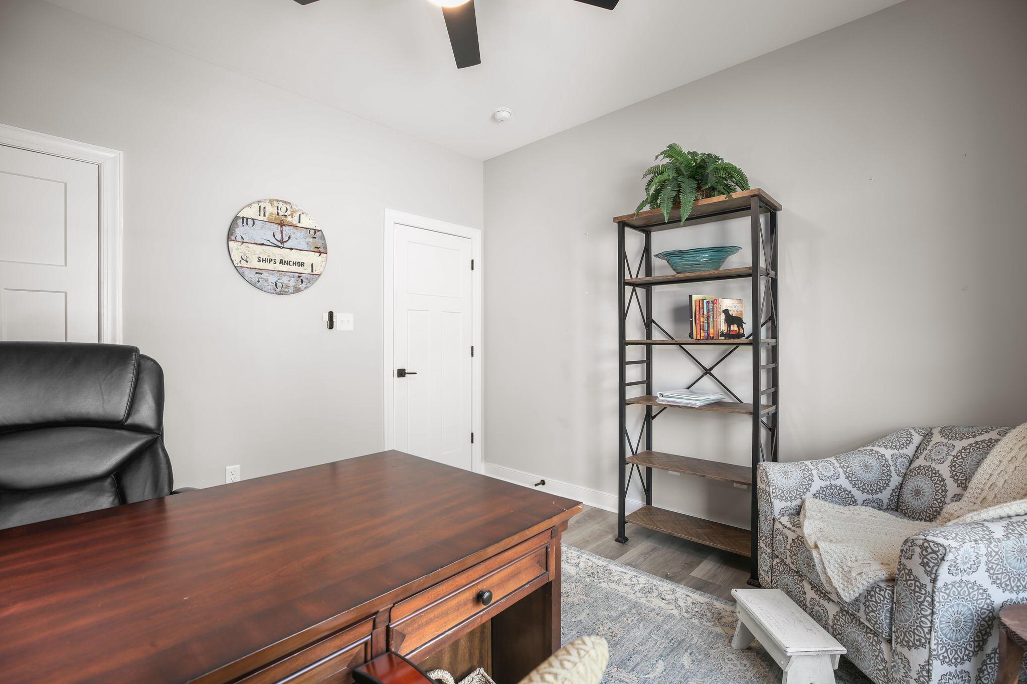 SECLUSION SHORES - Residential