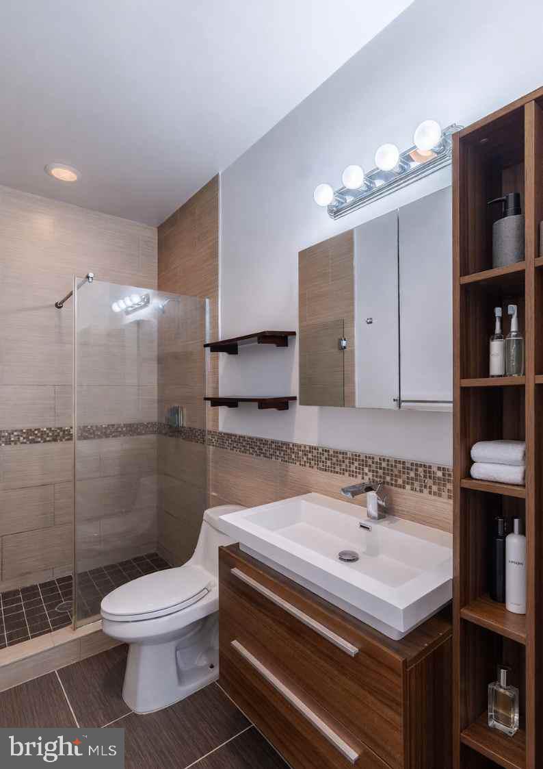 GRADUATE HOSPITAL - Residential