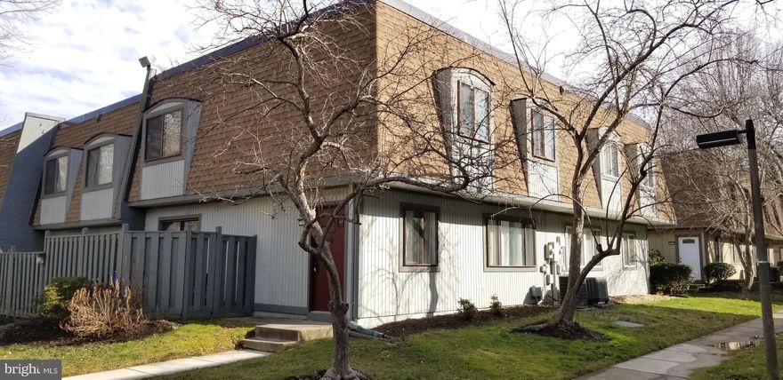 Ready to move in, pet case by case, enjoy the many amenities that are included on your rent community pool, playground etc. What are you waiting for Welcome to your New Neighborhood!