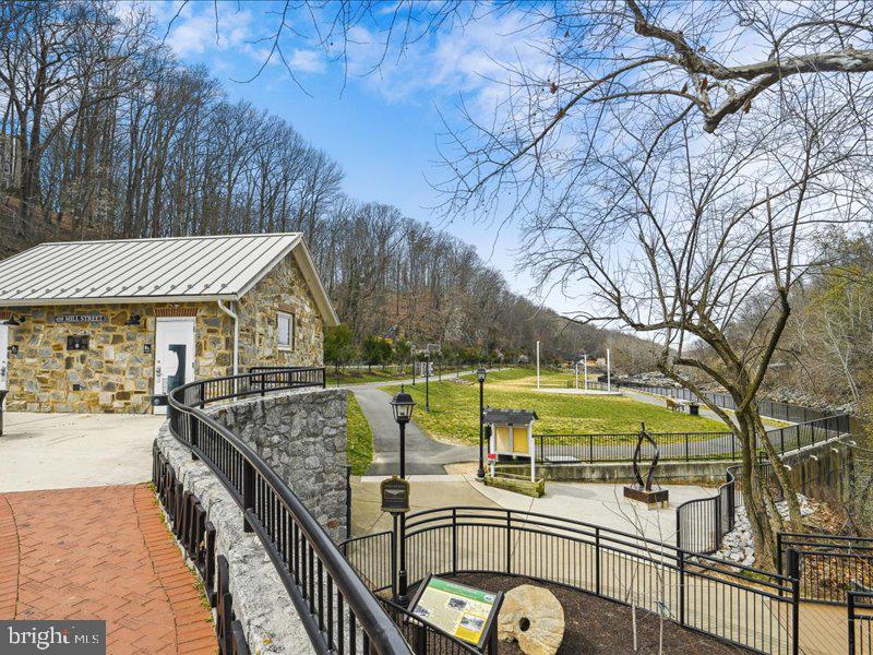 LAKE RIDGE - Residential