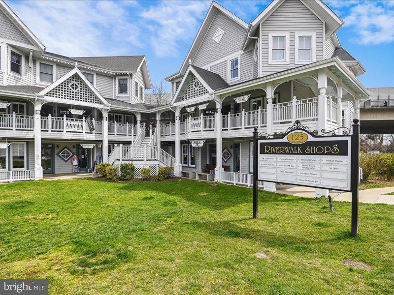 LAKE RIDGE - Residential