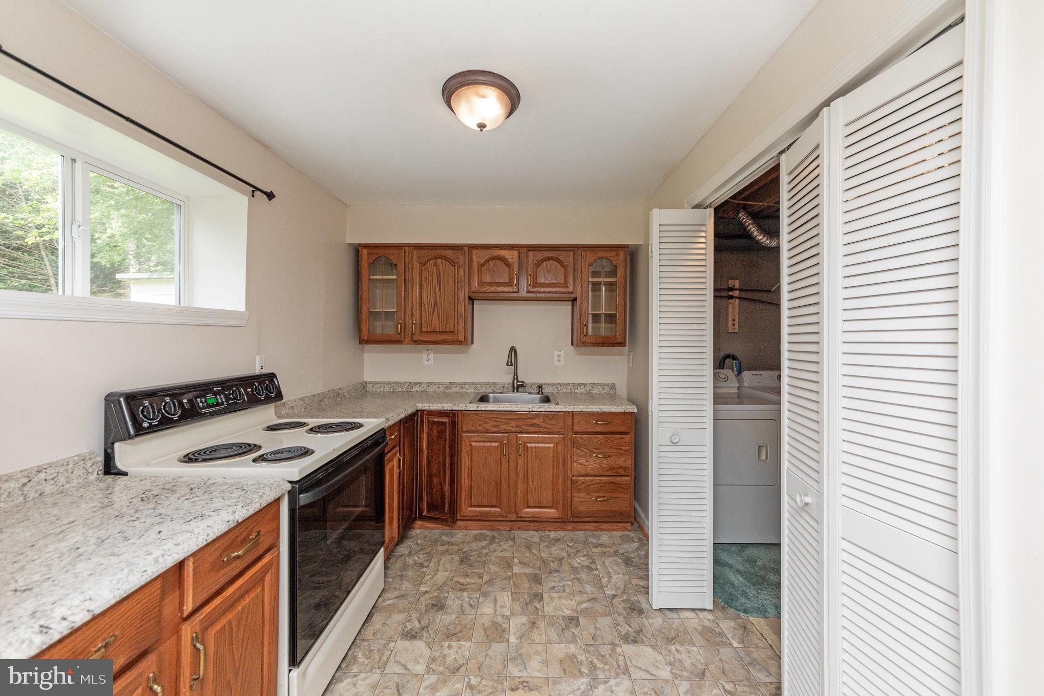 WINDSOR FOREST - Residential