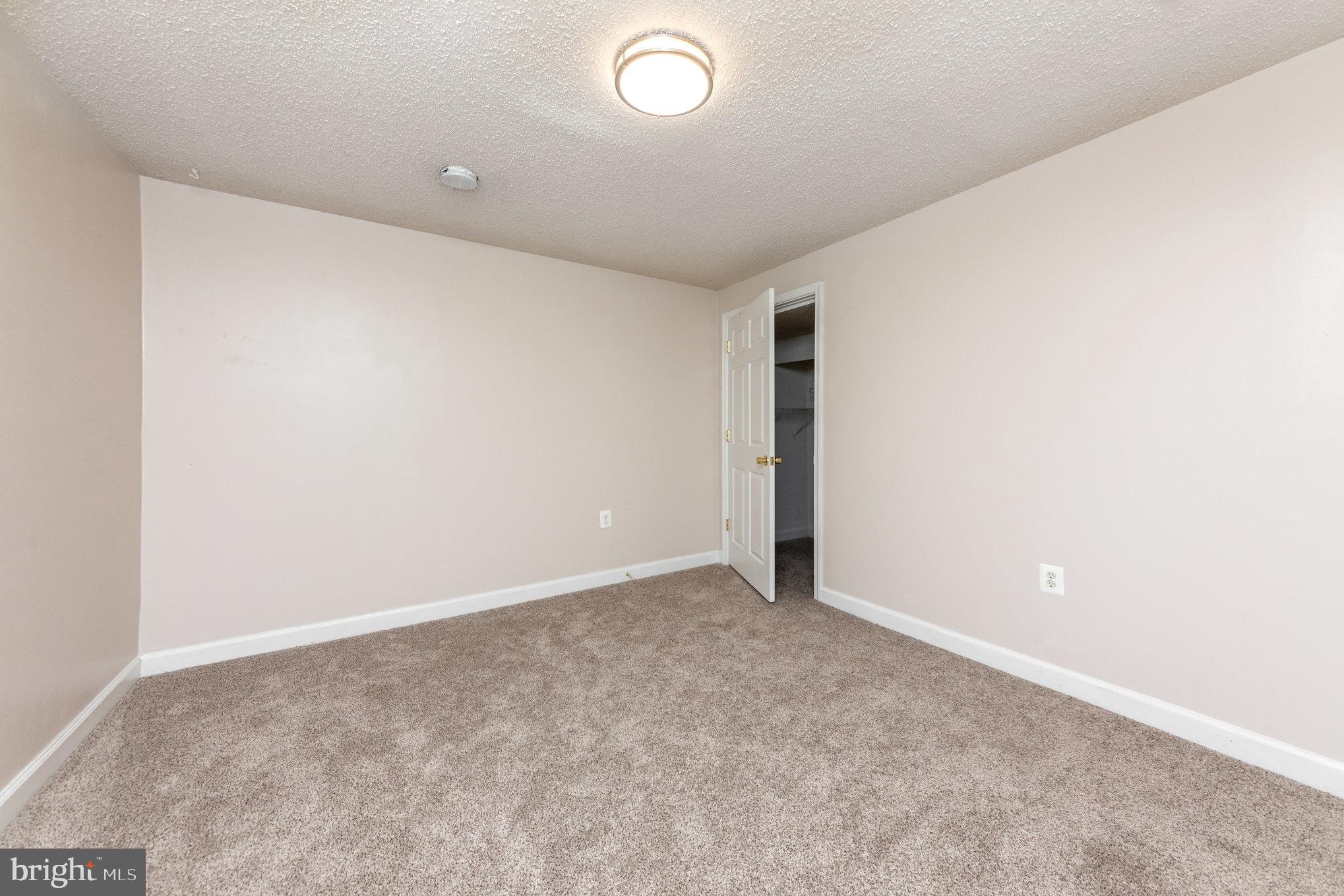 WINDSOR FOREST - Residential