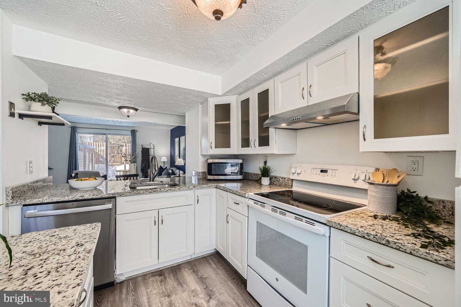 LEISHEAR VILLAGE - Residential