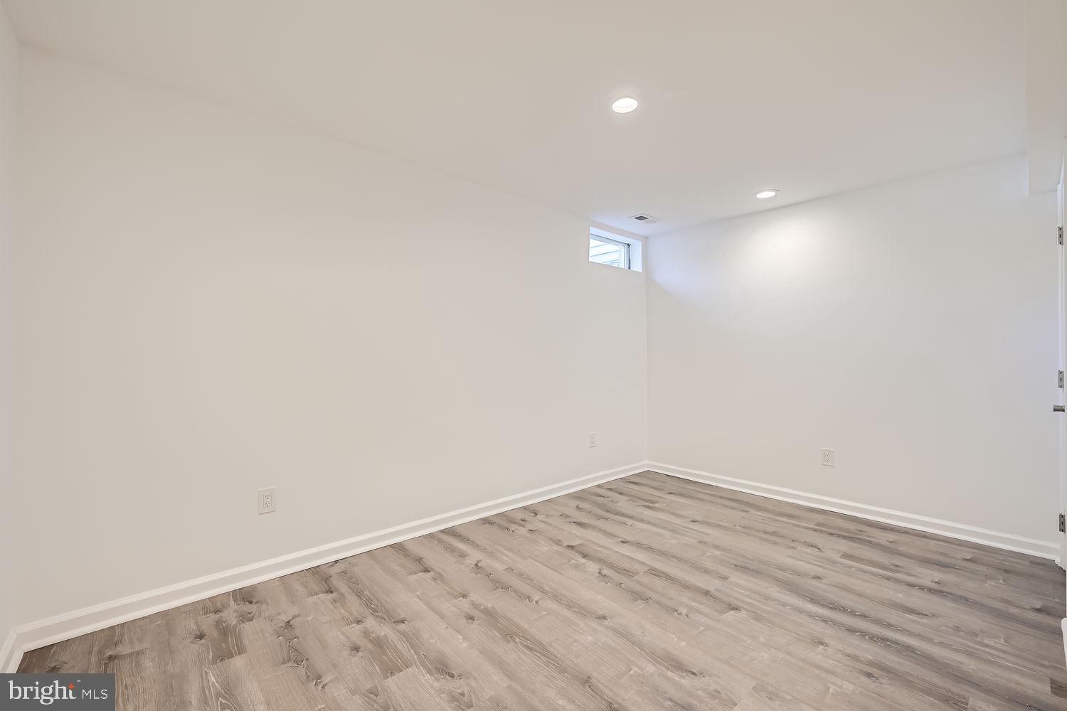 LEISHEAR VILLAGE - Residential