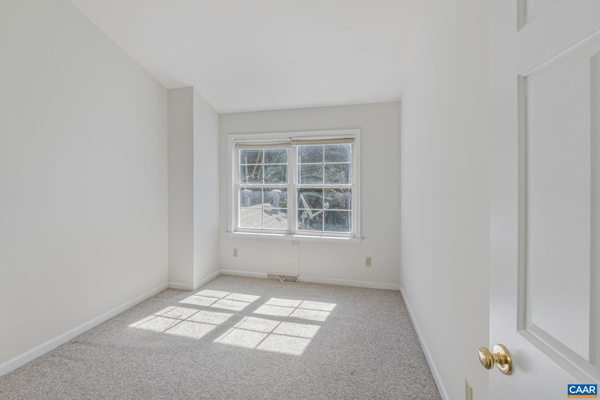 FOREST LAKES - Residential