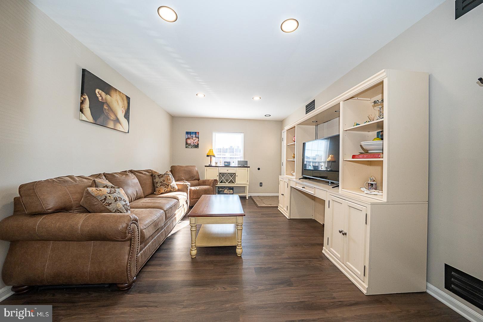 CHATHAM VIL OF TOW - Residential