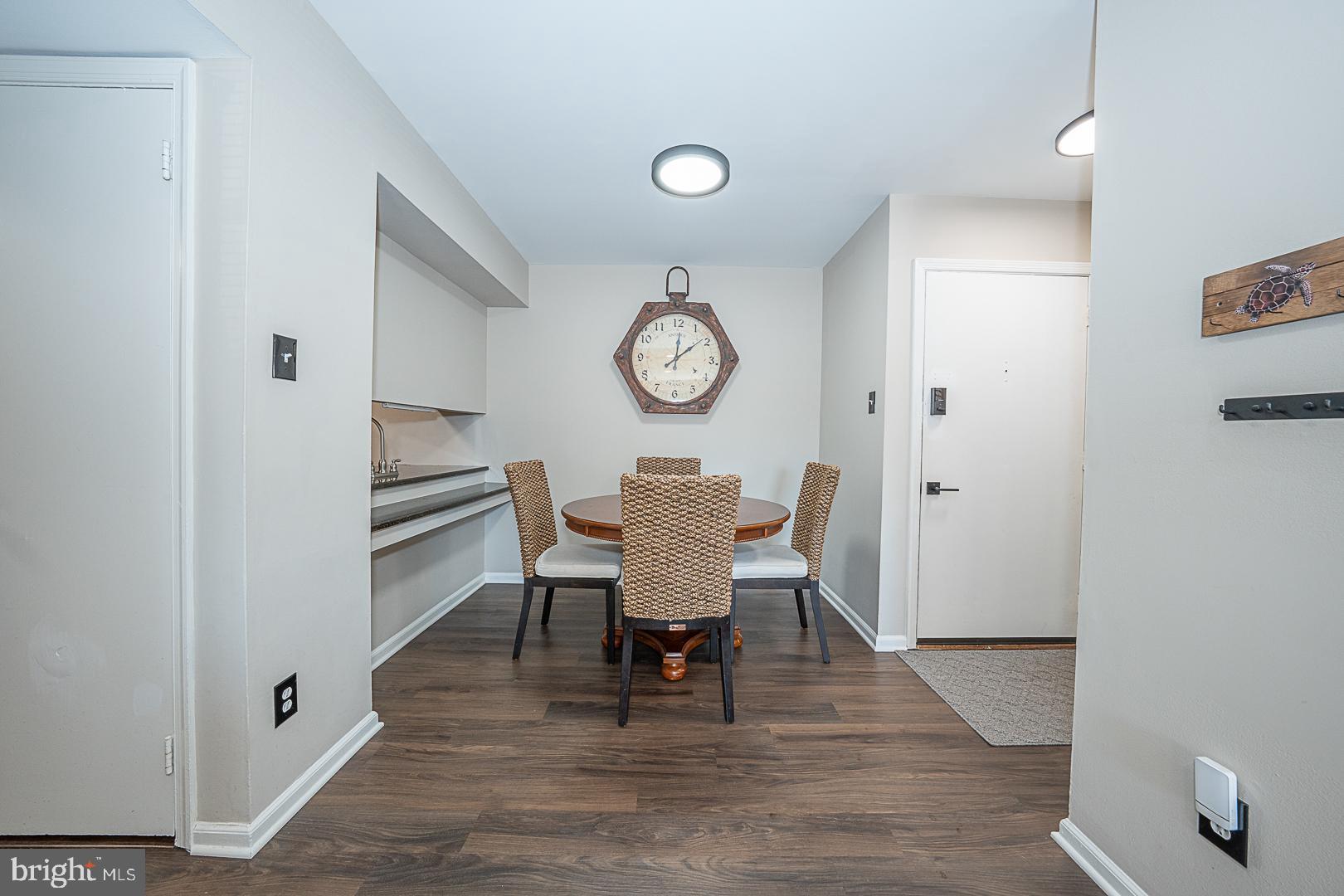 CHATHAM VIL OF TOW - Residential