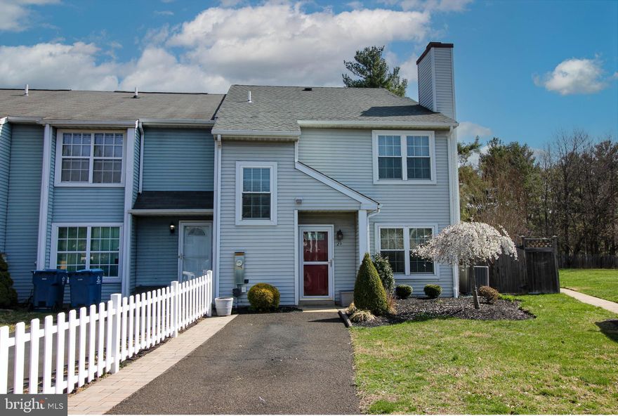 Move-in ready two story, 2 bedroom, 1.5 bath end unit townhouse in desired Saw Mill Valley.  

Great layout with a spacious living and dining room combo with built-ins, bamboo flooring, fireplace and patio slider out to the fenced-in patio. The spacious kitchen overlooks the living/dining area, and is equipped with warm wood cabinets, bamboo flooring, a stainless appliance package, and ample cabinetry for storage and prep. 

Located upstairs you will find the laundry closet, two nice-sized bedrooms that are carpeted, have ceiling fans, and share a full bath with tub shower, and rain shower head. 

Enjoy the outdoors on the large paver patio with privacy fence and flower beds. Plenty of space to create your own outdoor retreat! Centrally located for easy access for shopping, restaurants and commuting.