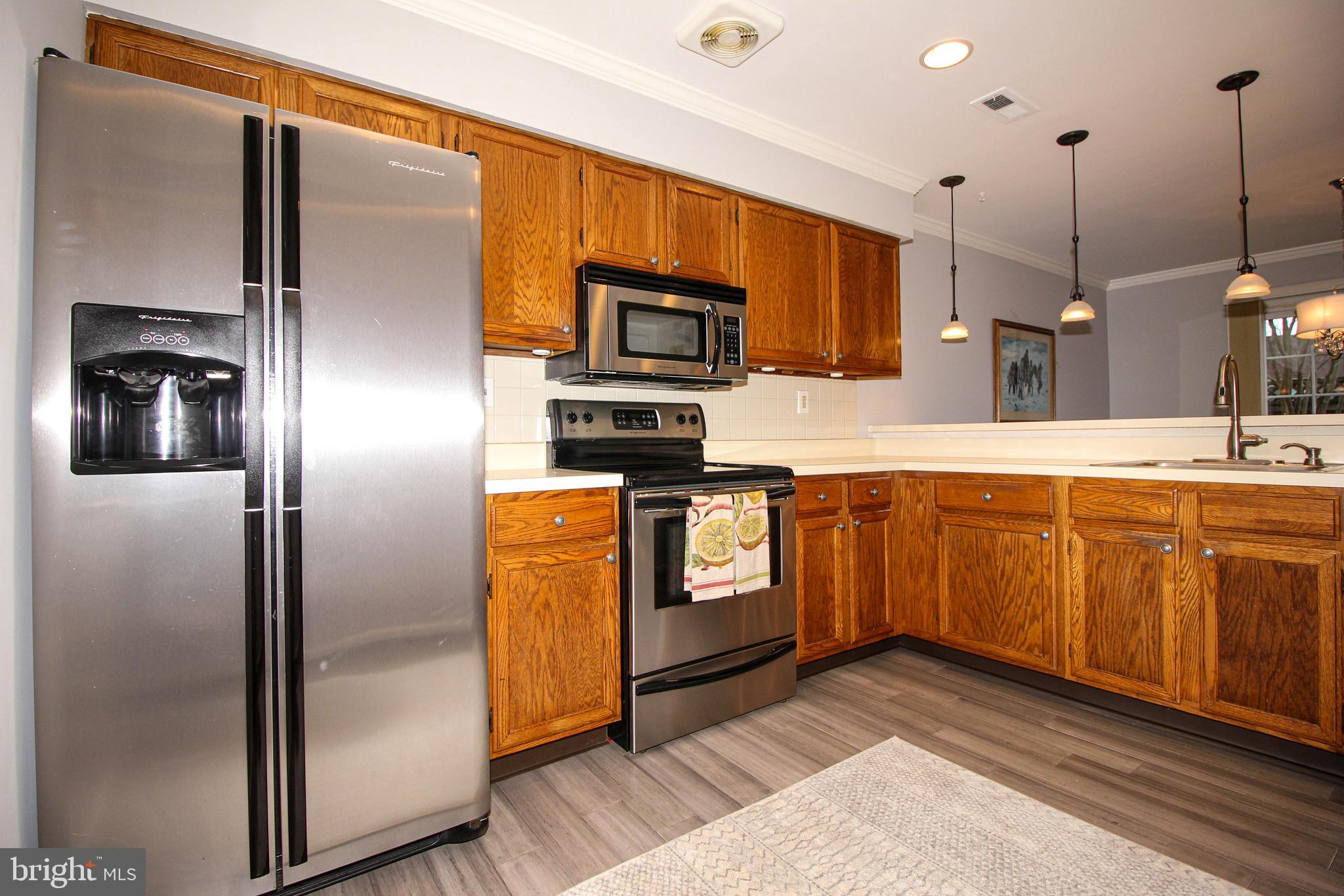 SAW MILL VALLEY - Residential