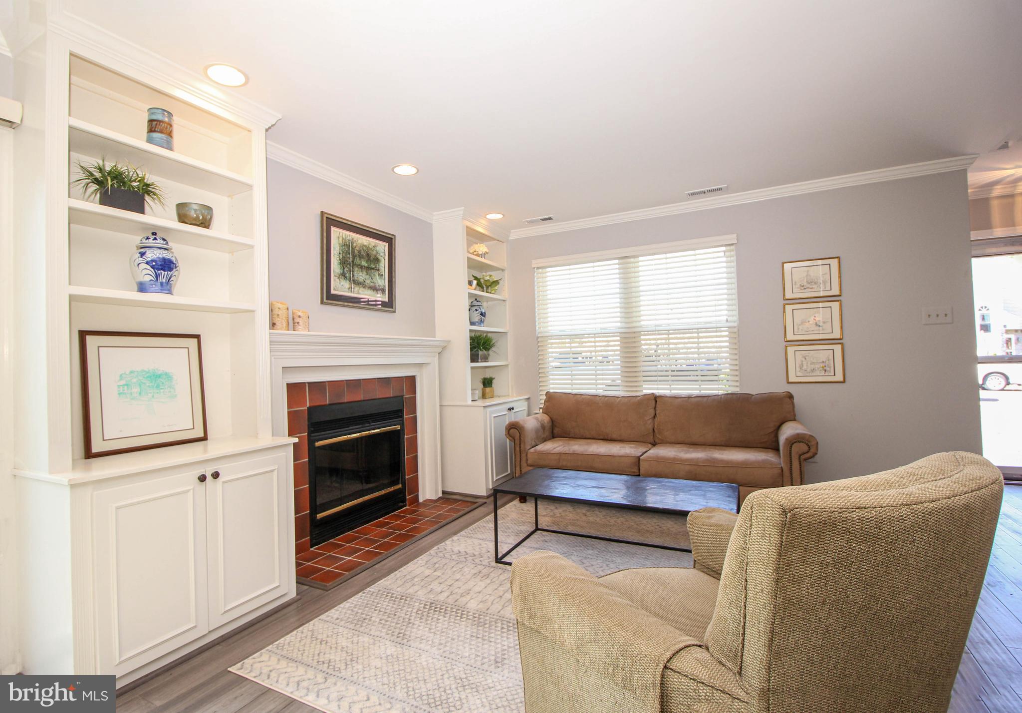 SAW MILL VALLEY - Residential