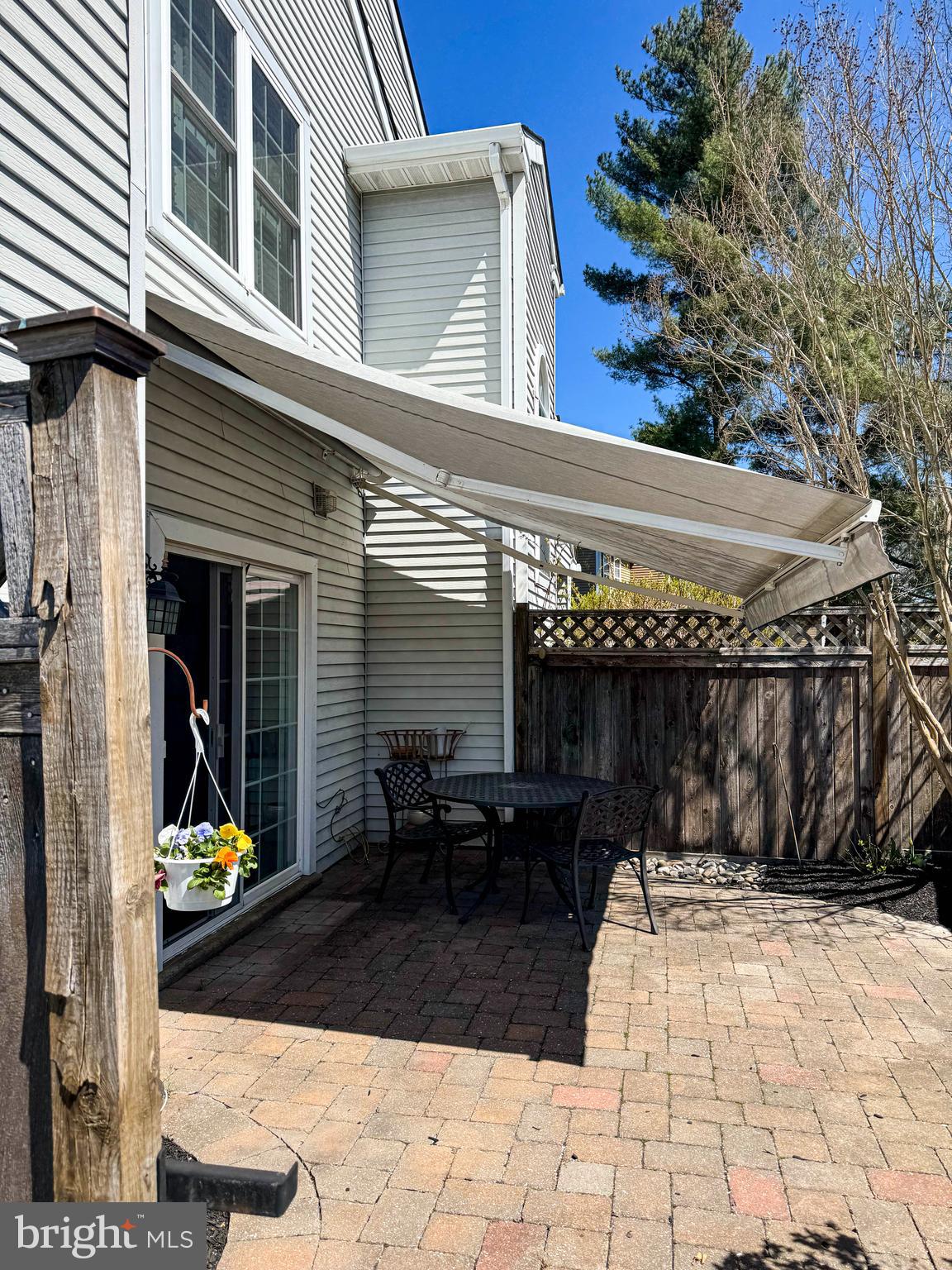 SAW MILL VALLEY - Residential