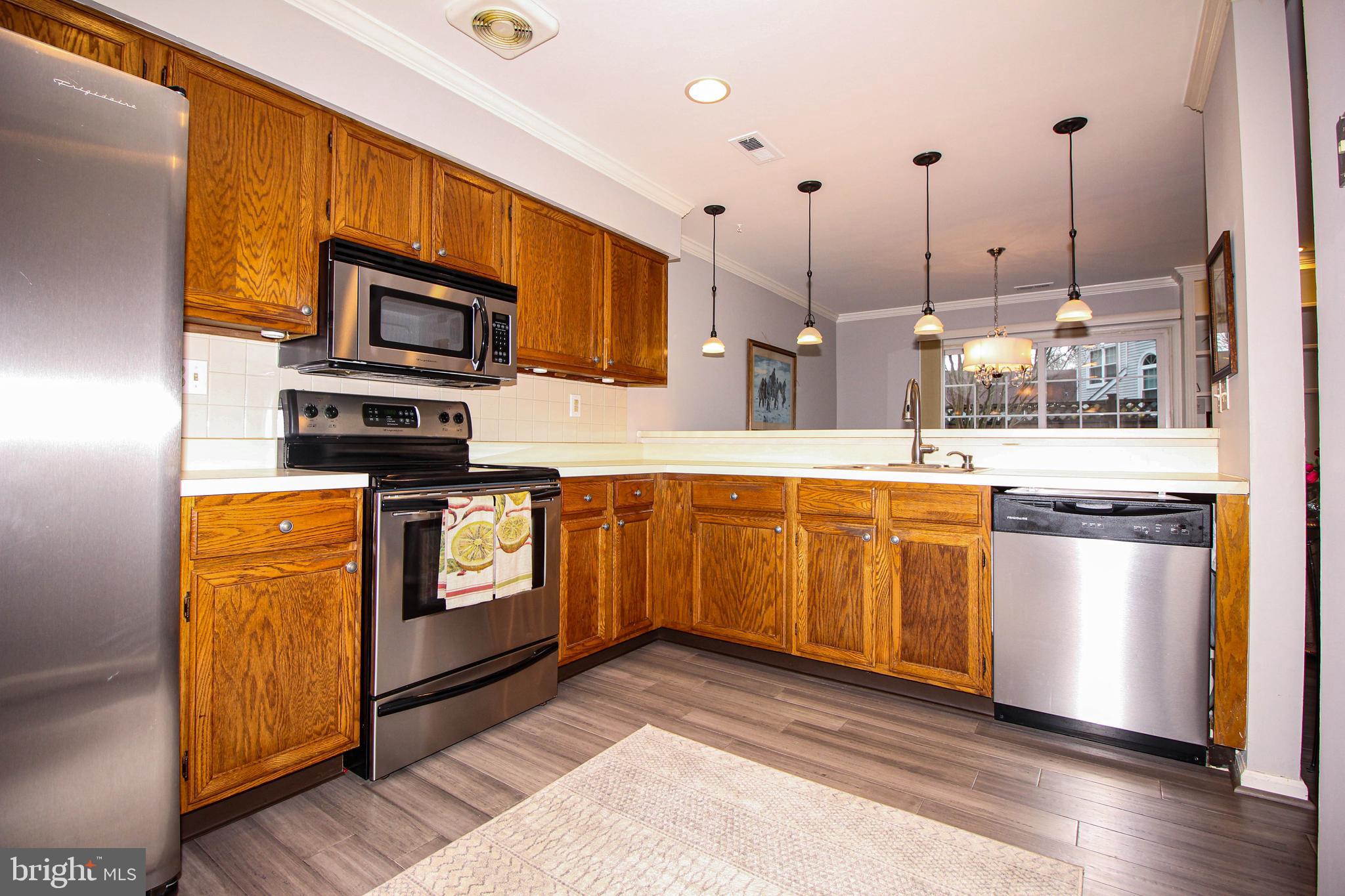 SAW MILL VALLEY - Residential