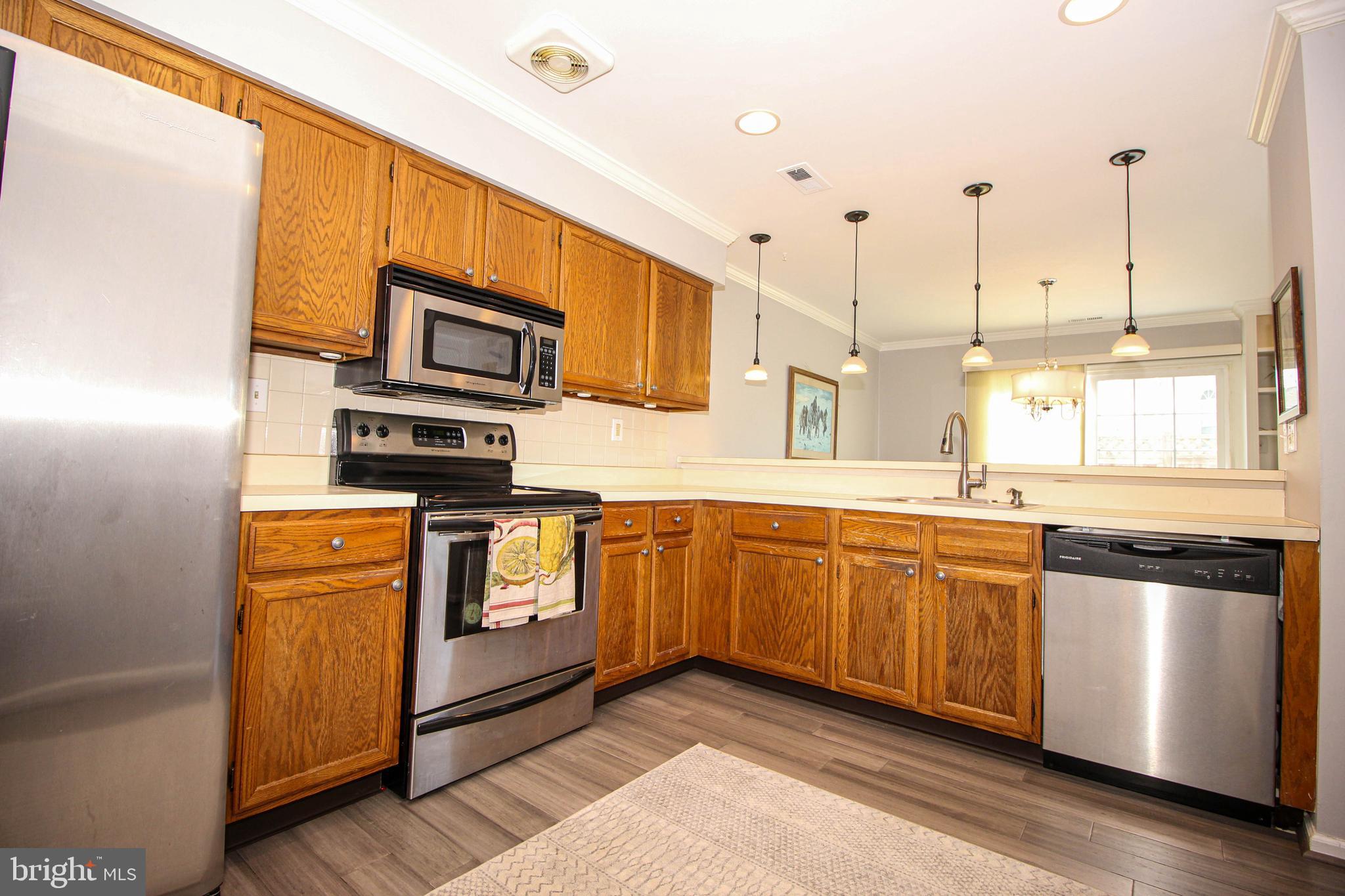 SAW MILL VALLEY - Residential