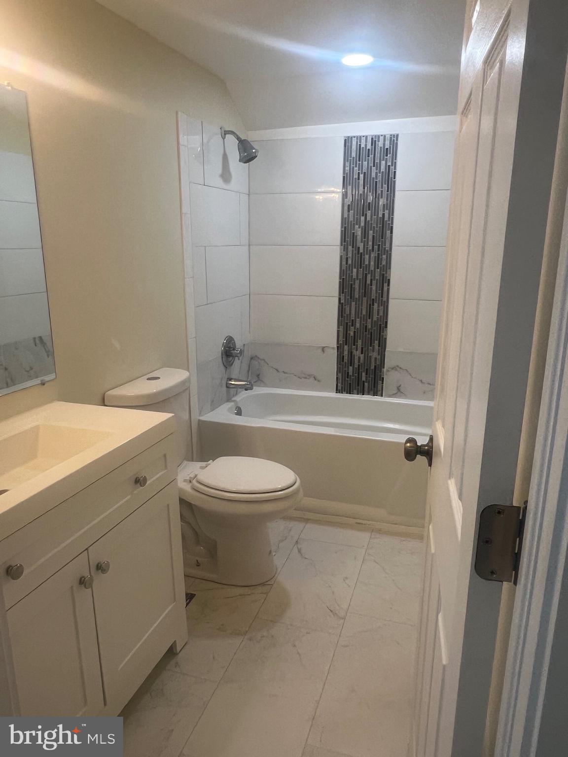 CAPITOL HEIGHTS - Residential Lease