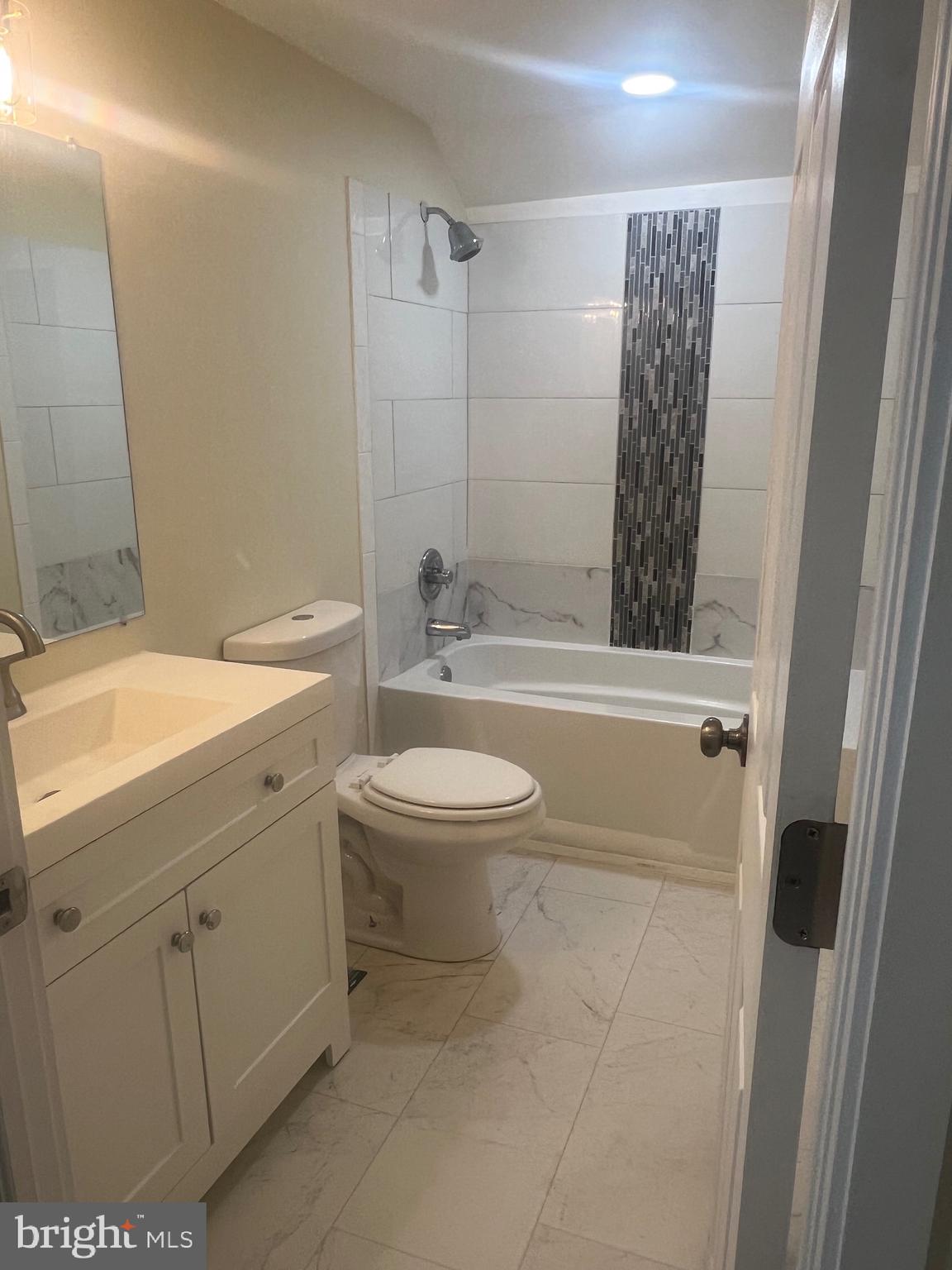 CAPITOL HEIGHTS - Residential Lease