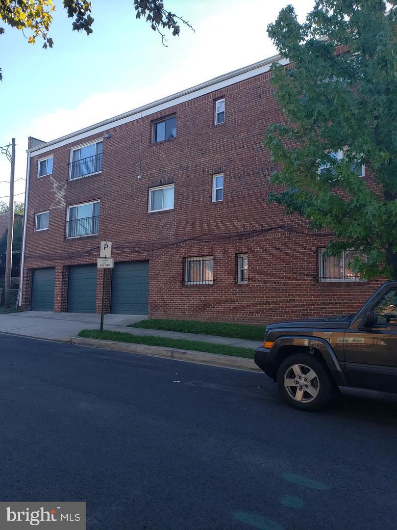 450 XENIA STREET SE 2