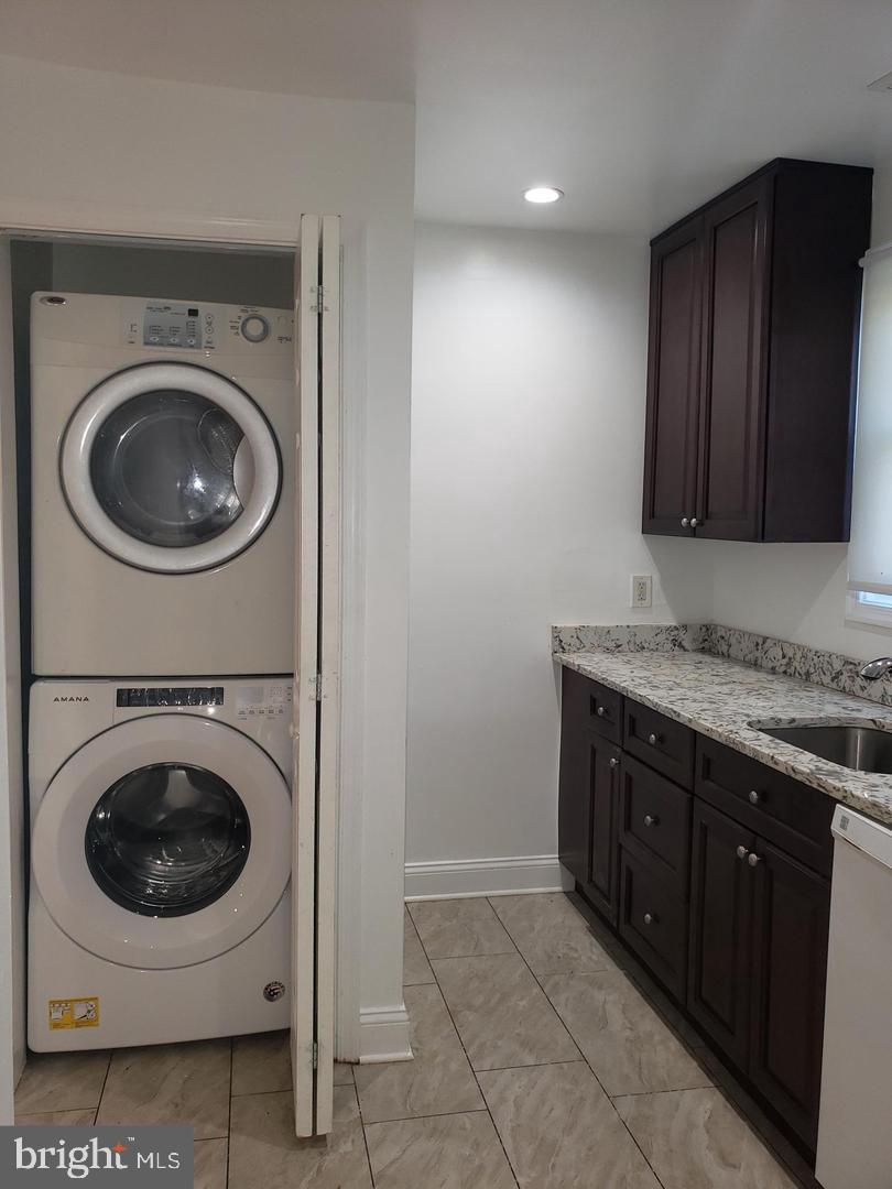 450 XENIA STREET SE 2