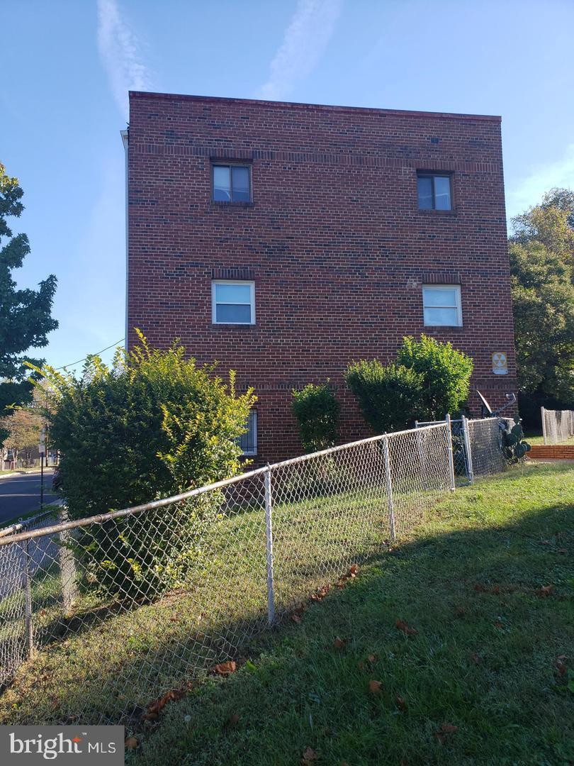 450 XENIA STREET SE 2